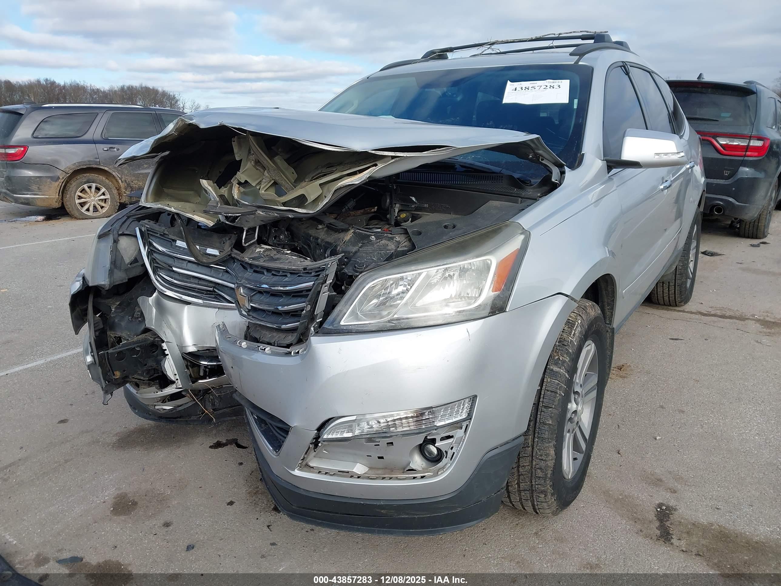 CHEVROLET TRAVERSE image 6