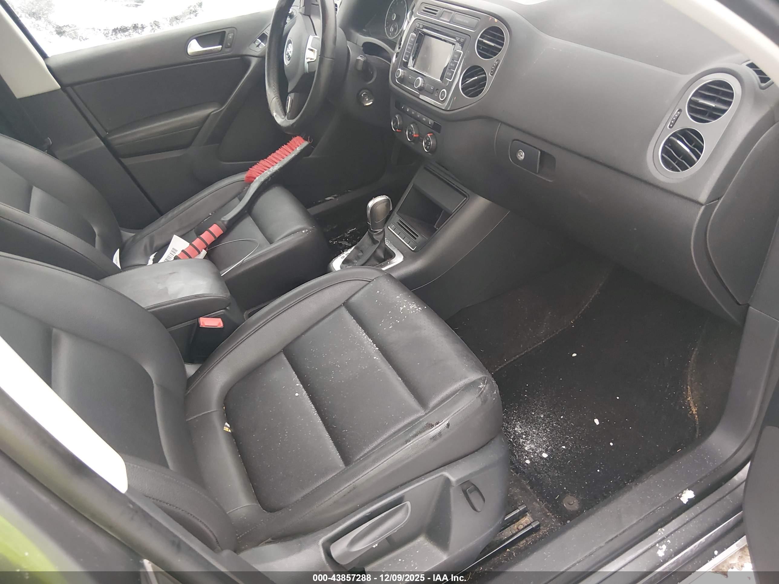 VOLKSWAGEN TIGUAN image 5