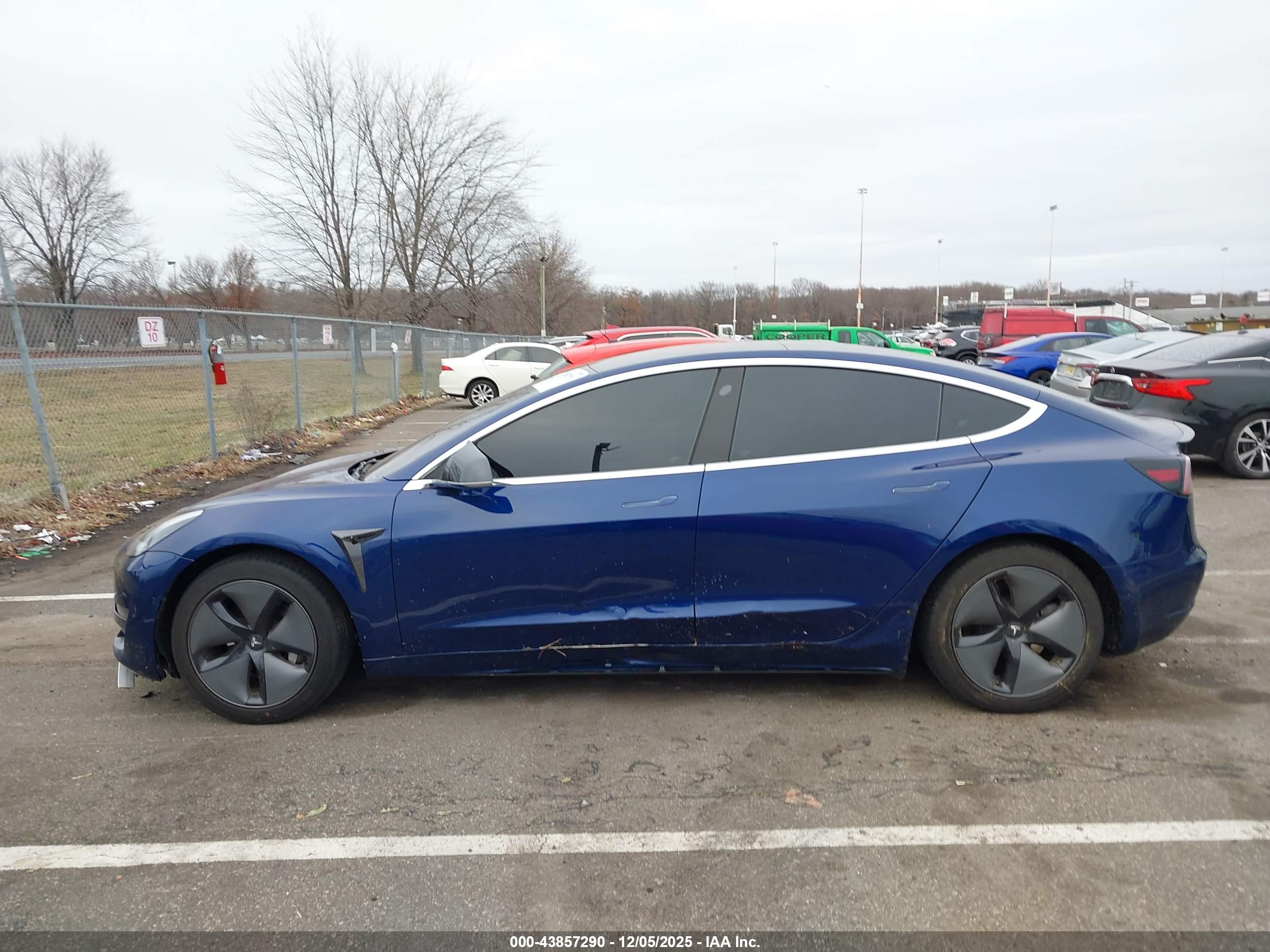 TESLA MODEL image 6
