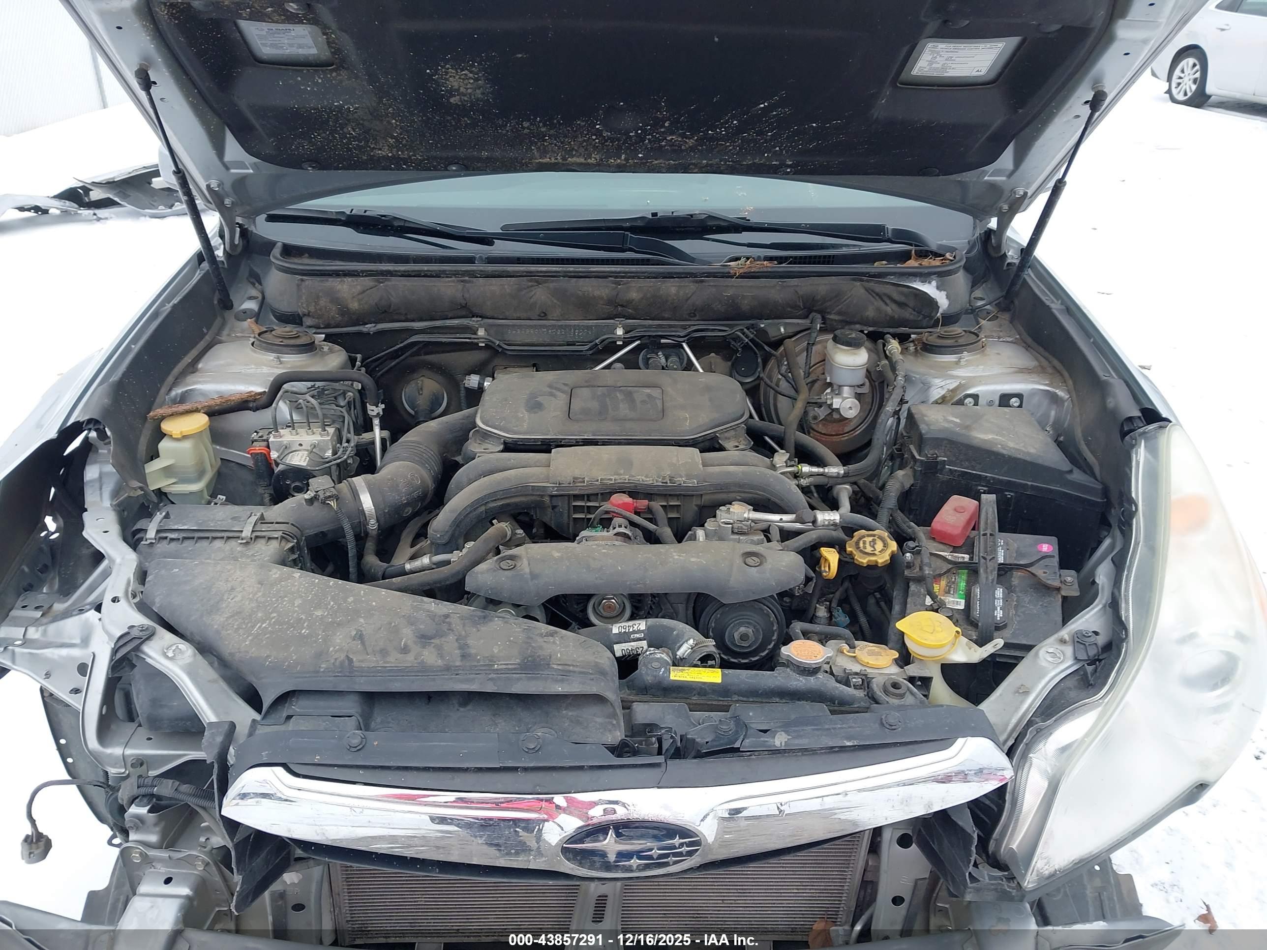 SUBARU OUTBACK image 10