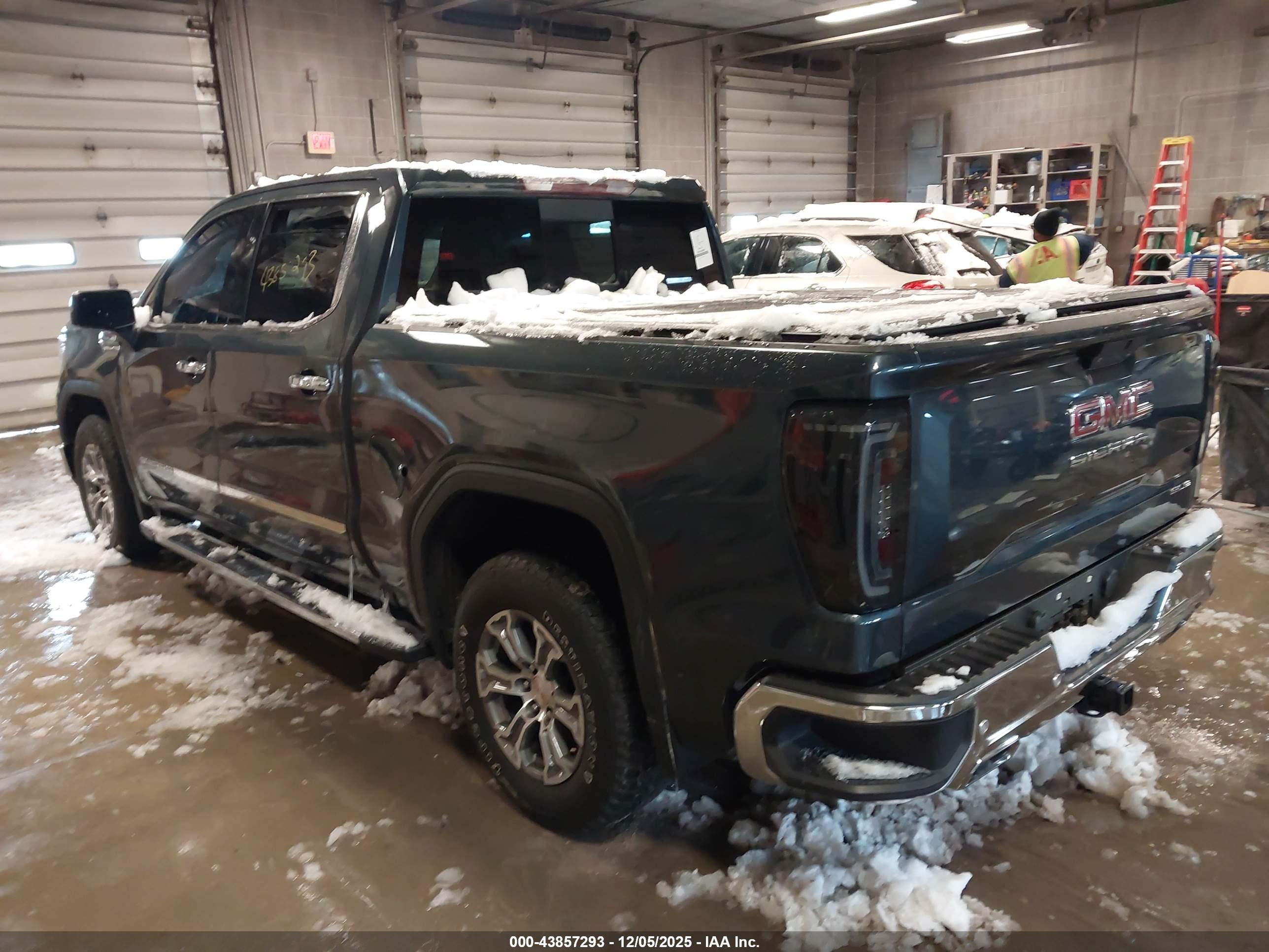 GMC SIERRA image 3