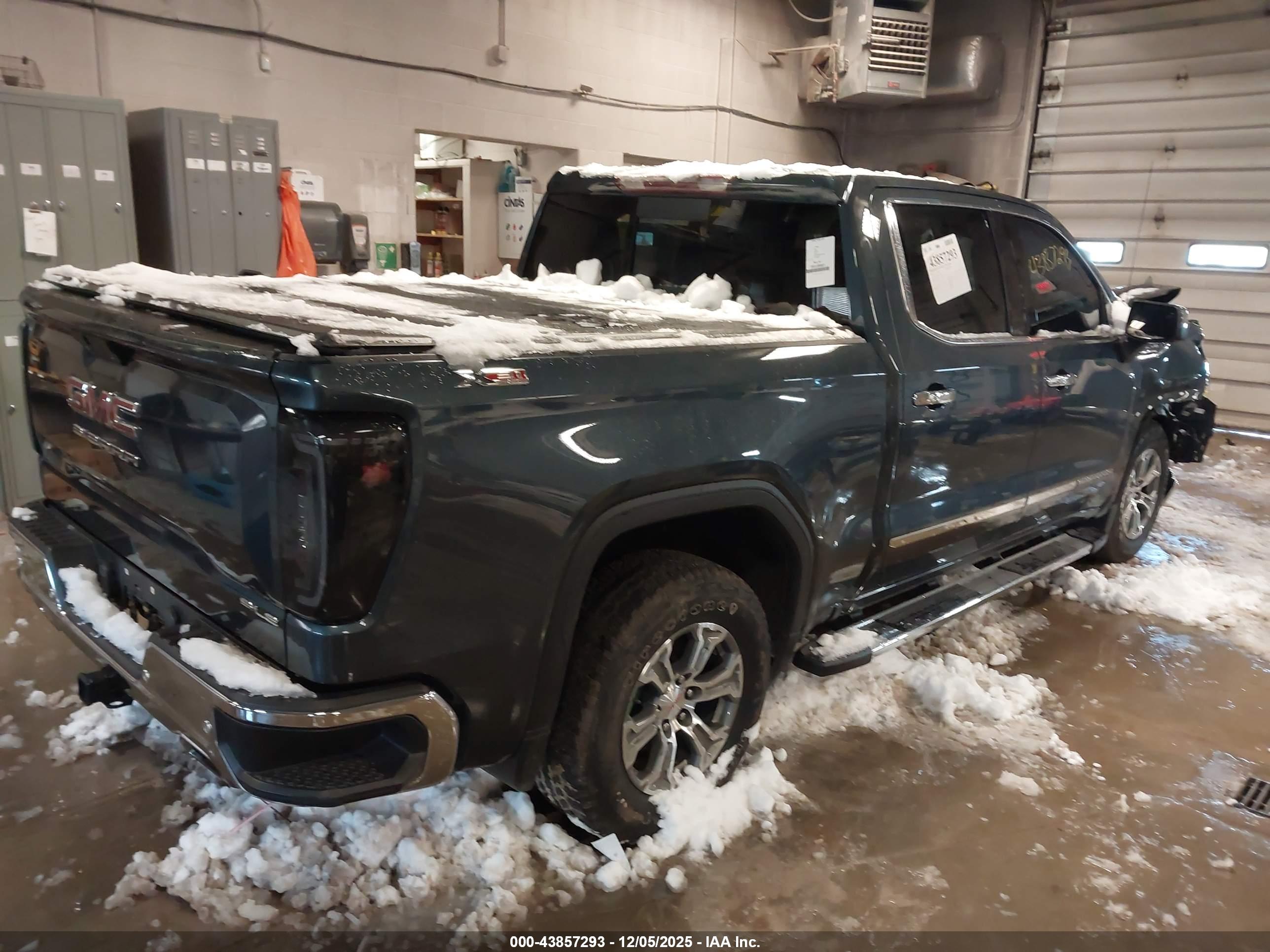 GMC SIERRA image 4