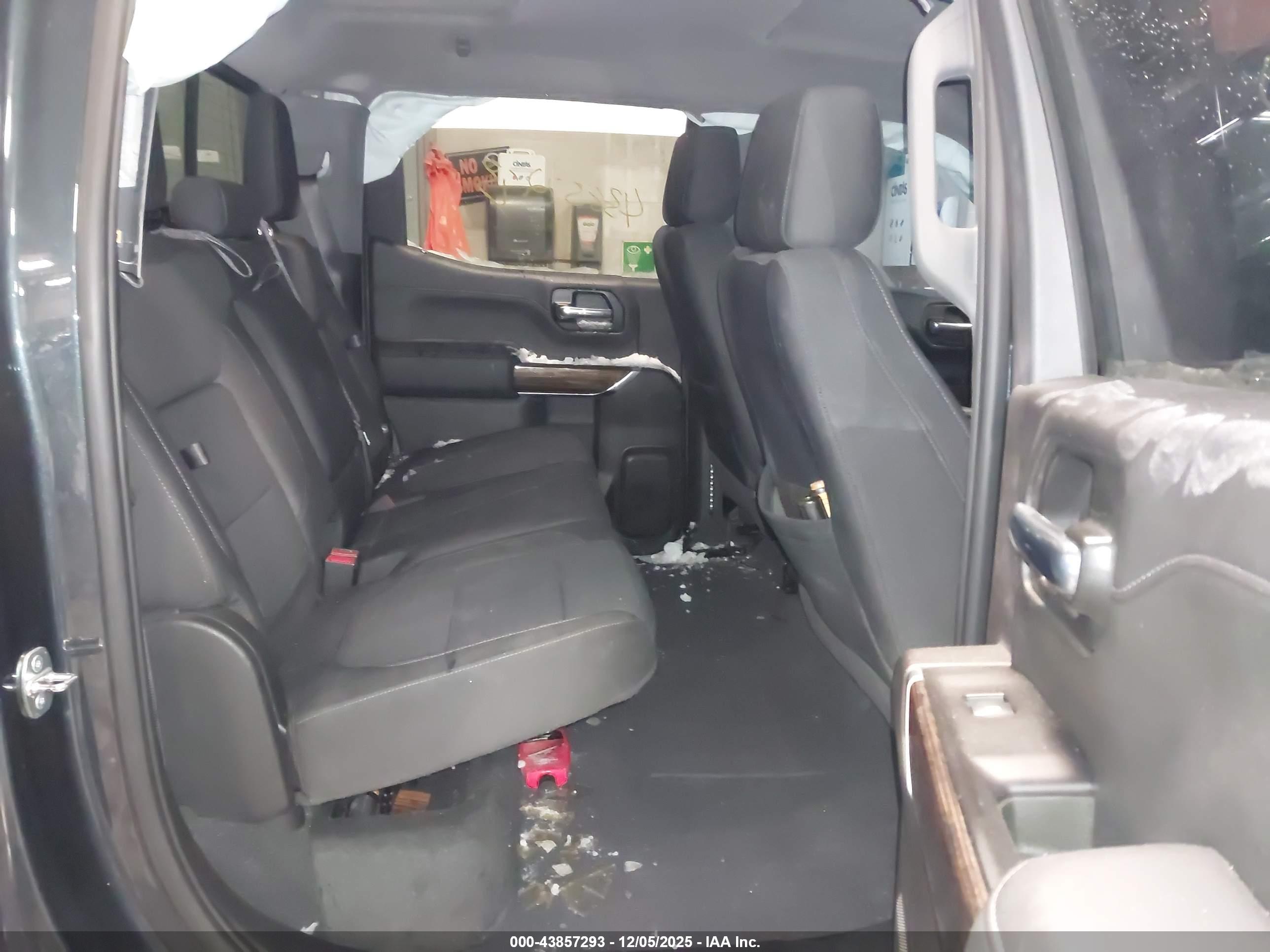 GMC SIERRA image 8