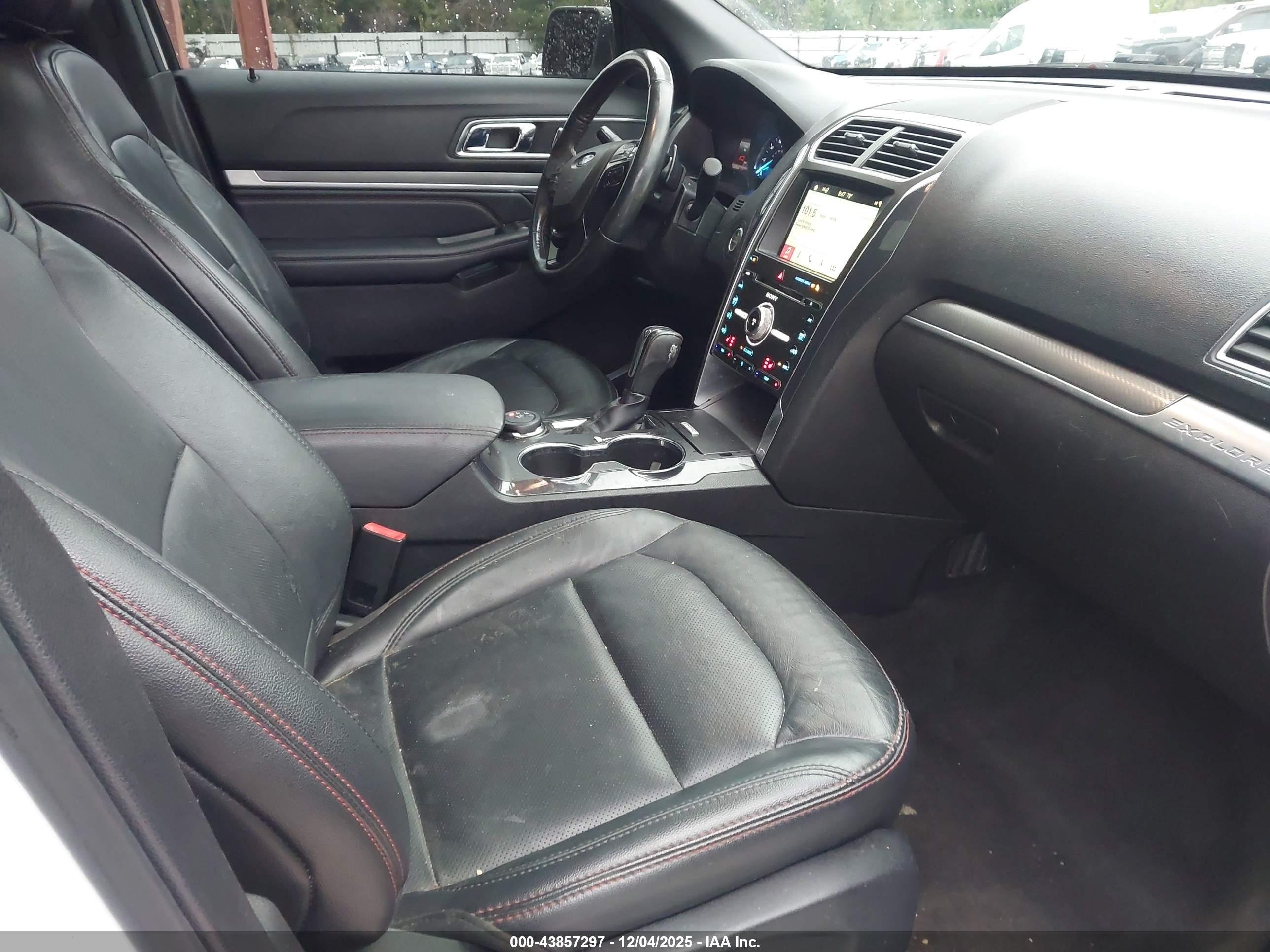 FORD EXPLORER image 5
