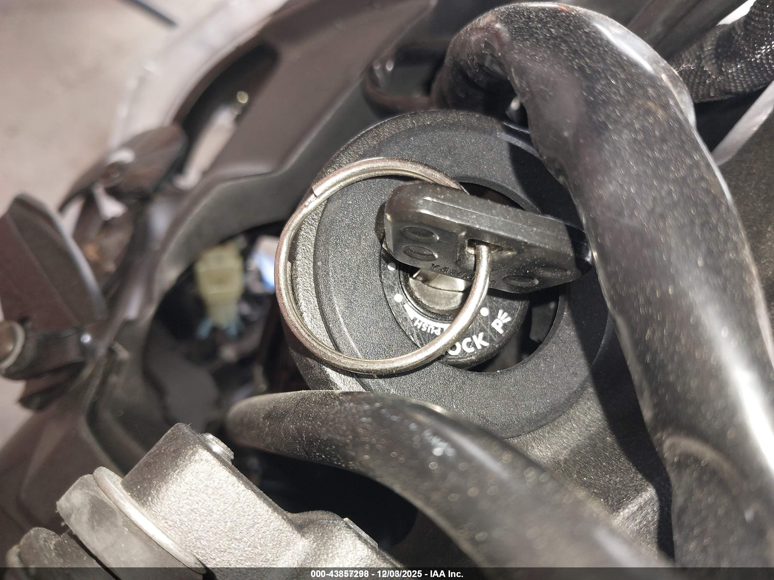 YAMAHA FZ09 image 11
