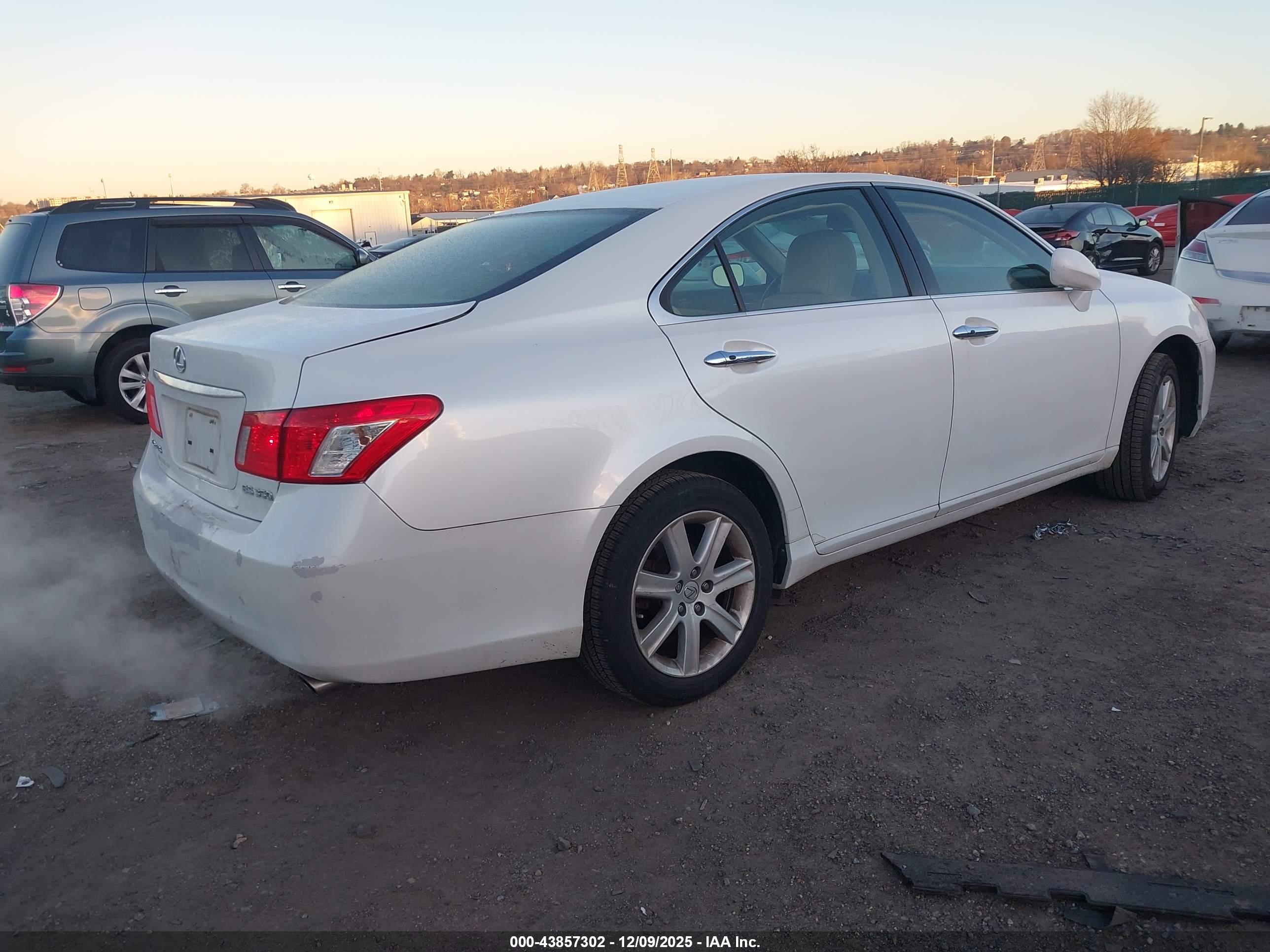 LEXUS ES image 4