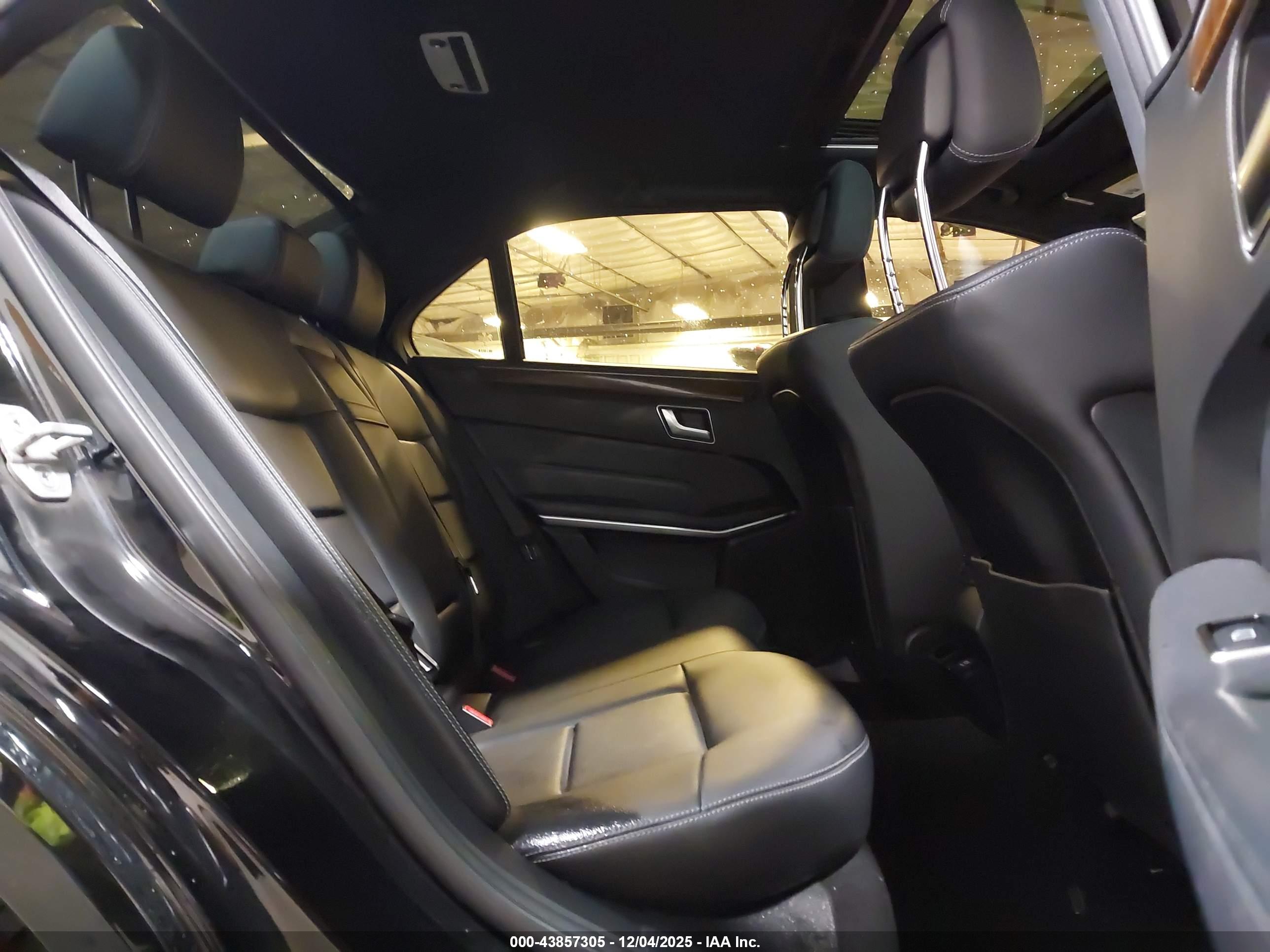 MERCEDES-BENZ E image 8