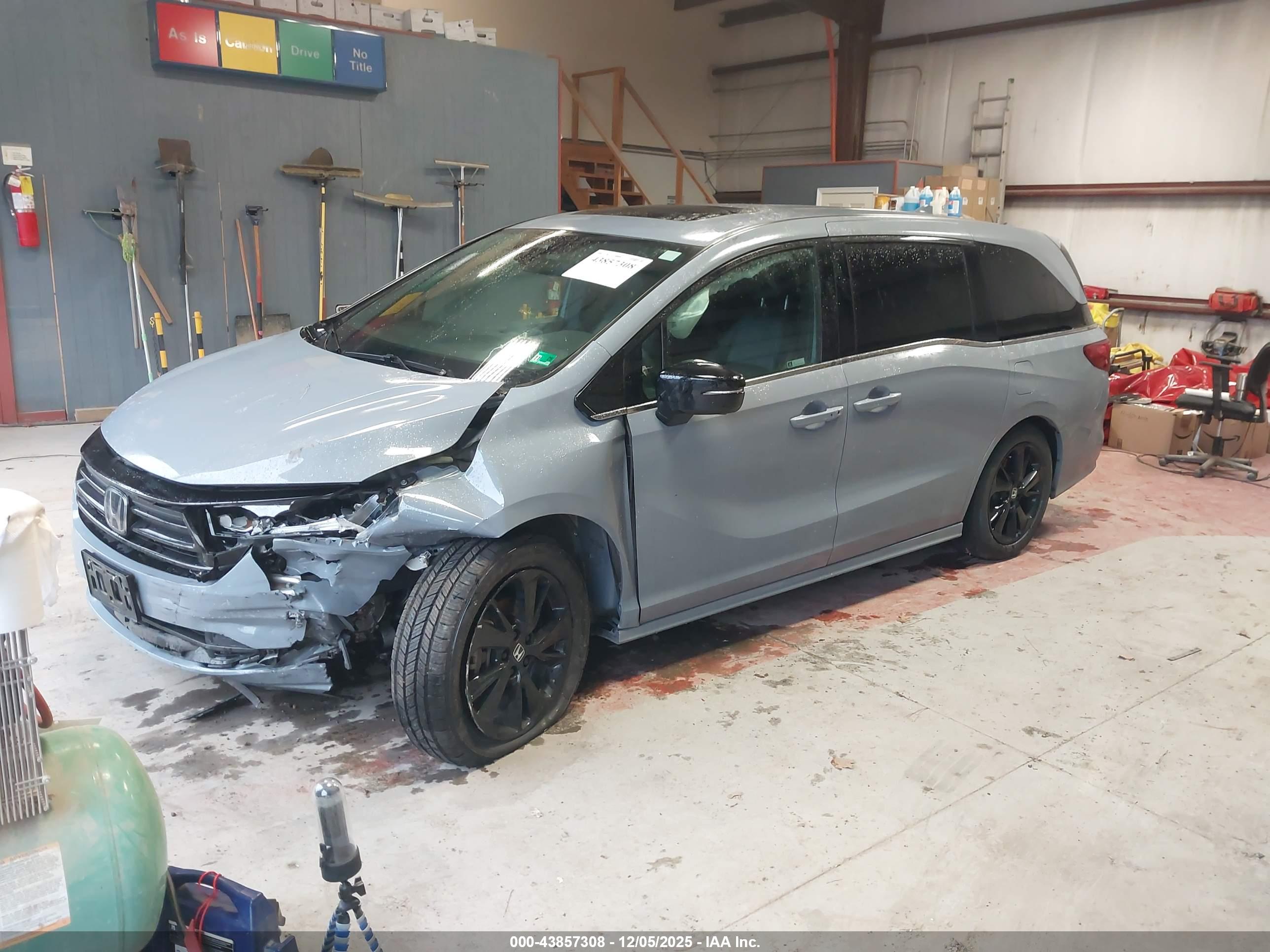 HONDA ODYSSEY image 2