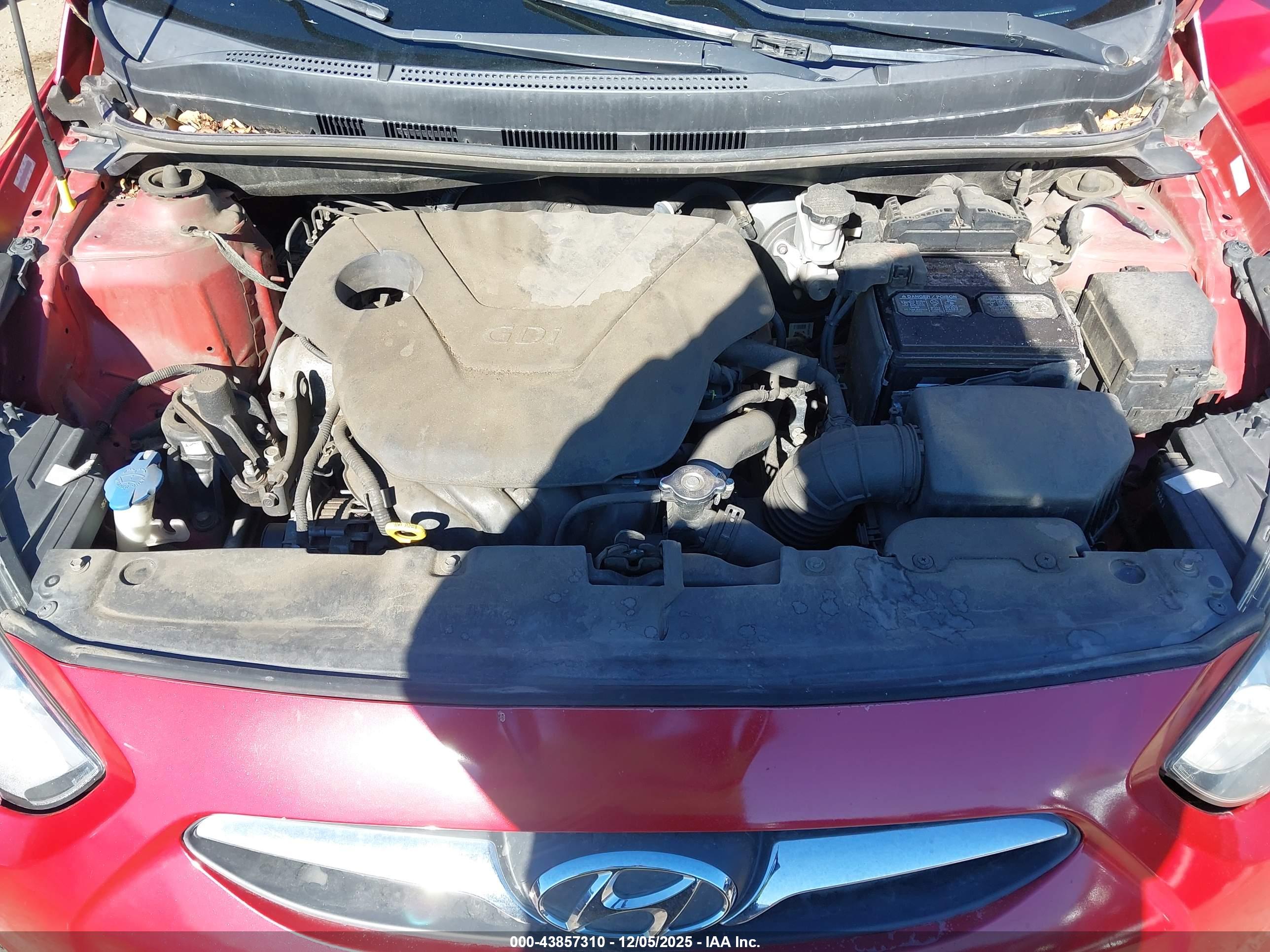 HYUNDAI ACCENT image 10