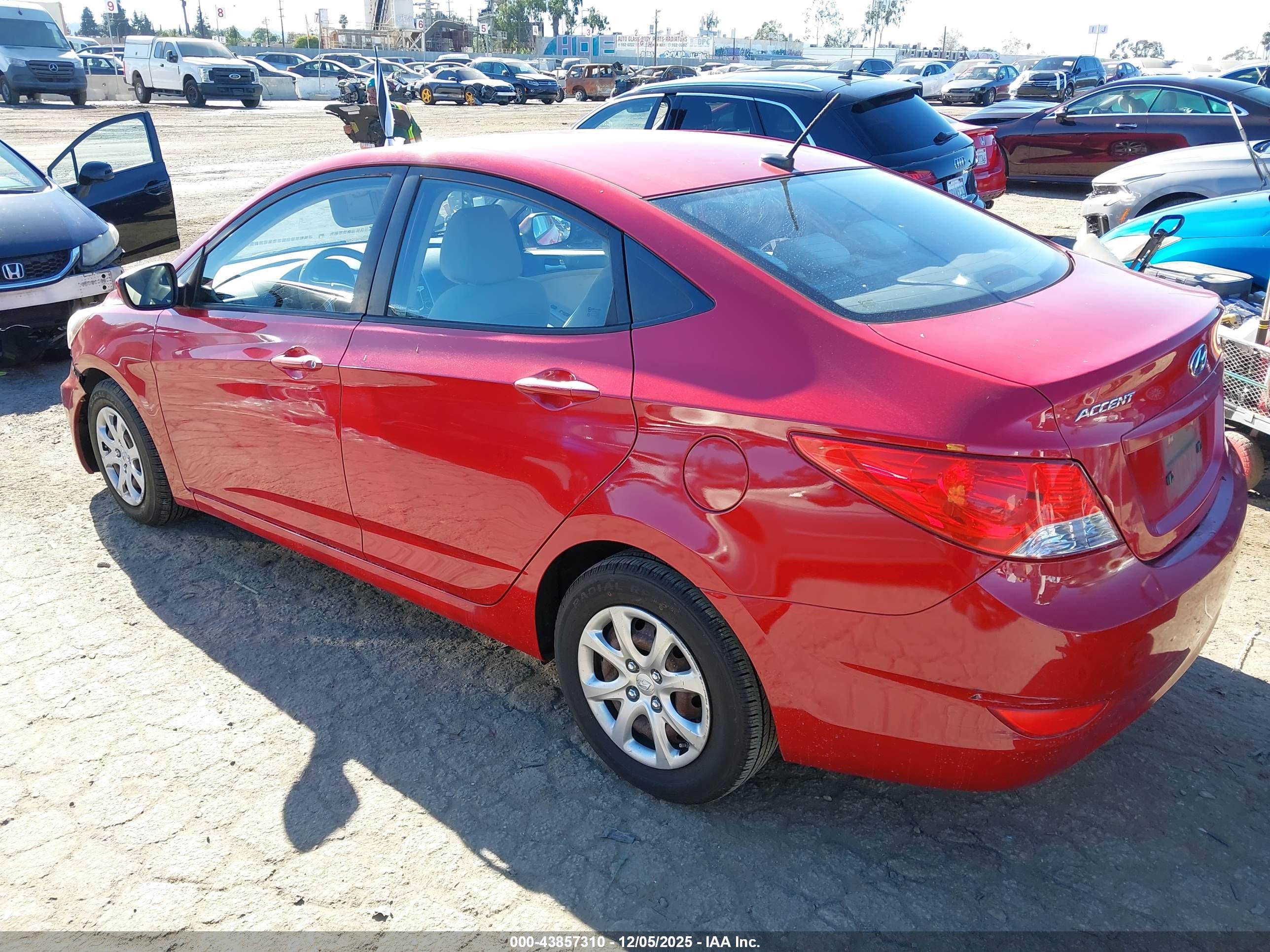 HYUNDAI ACCENT image 3