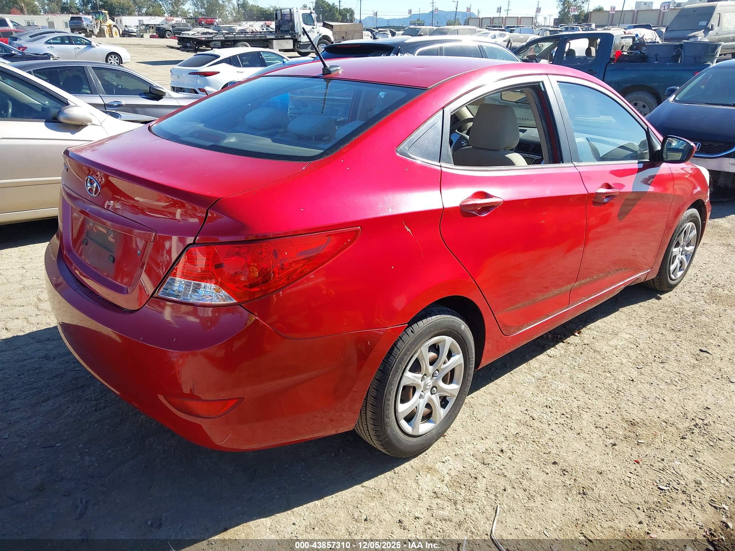 HYUNDAI ACCENT image 4