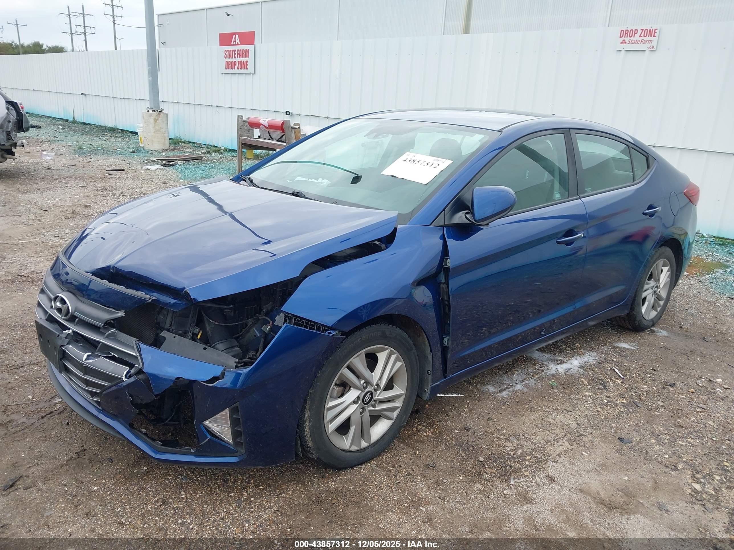 HYUNDAI ELANTRA image 2
