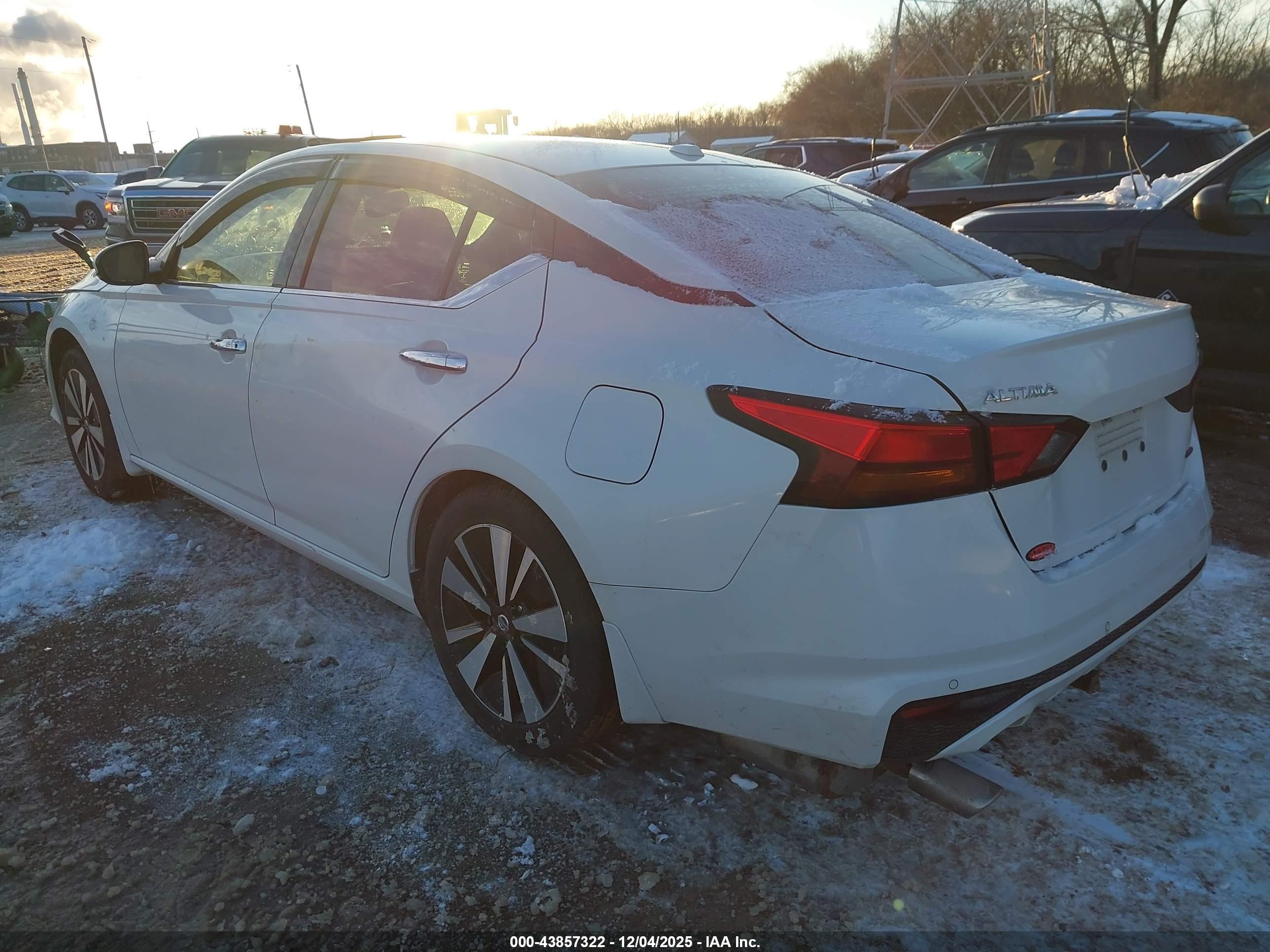 NISSAN ALTIMA image 3