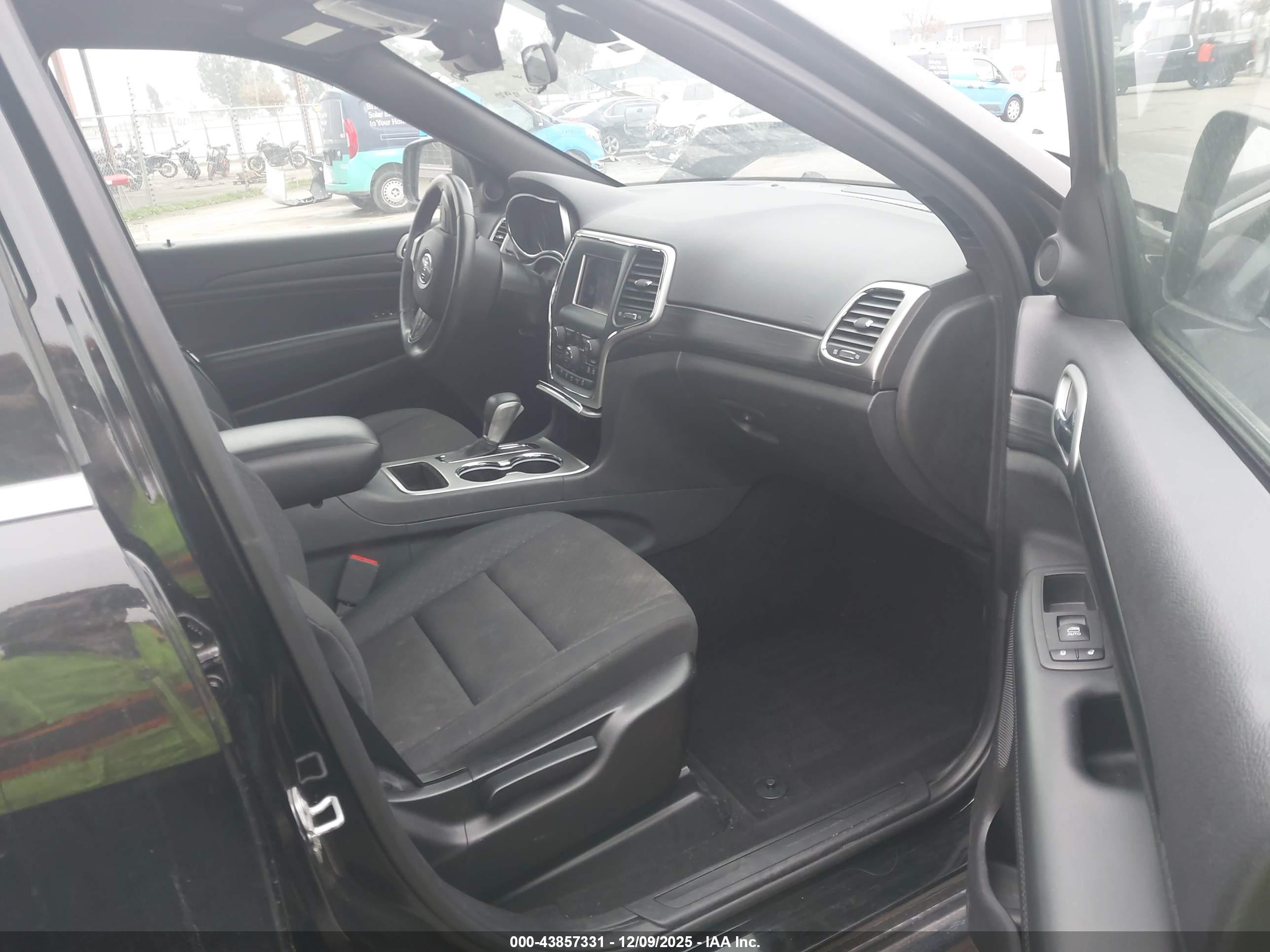 JEEP GRAND image 5