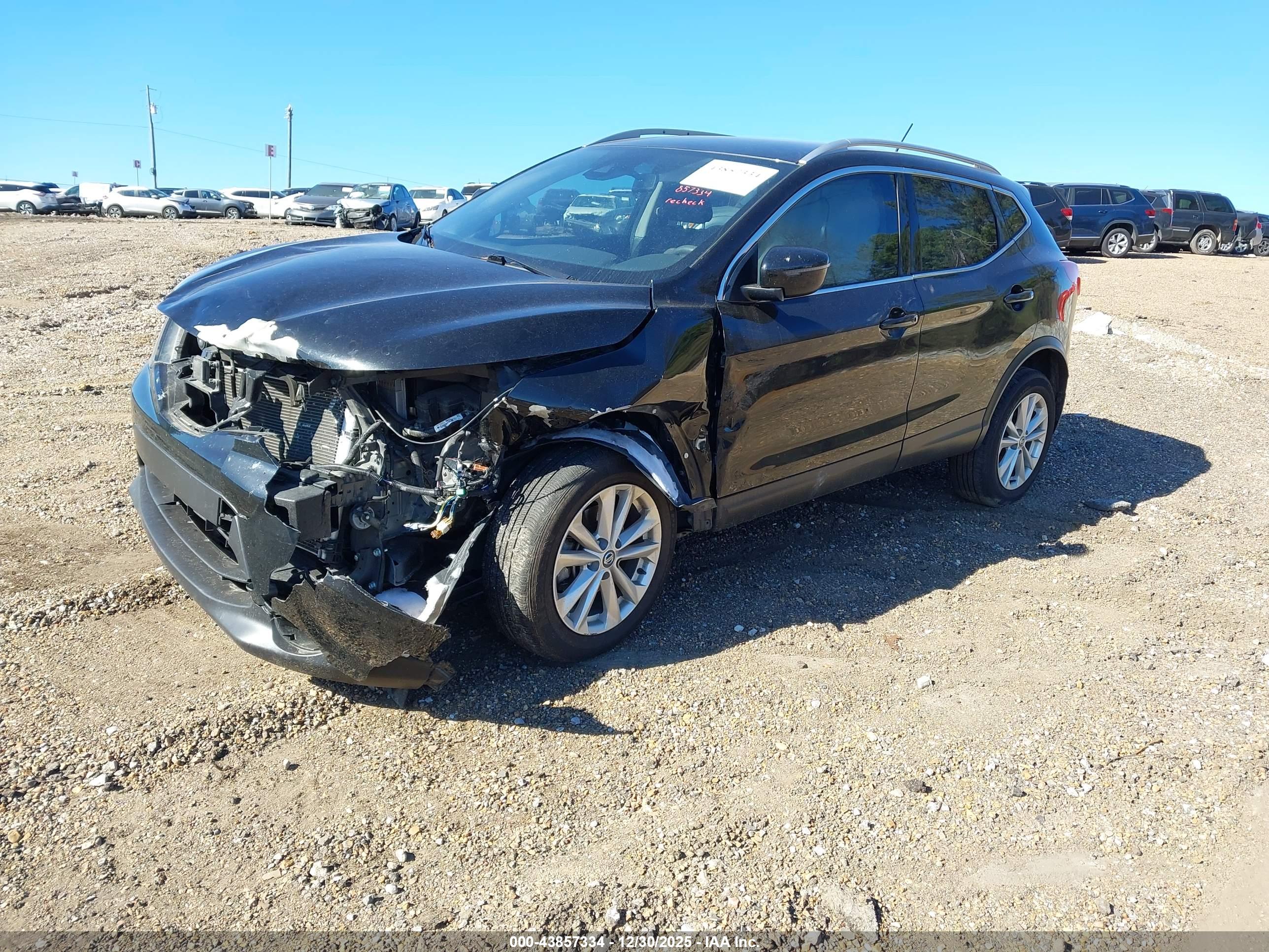NISSAN ROGUE image 2