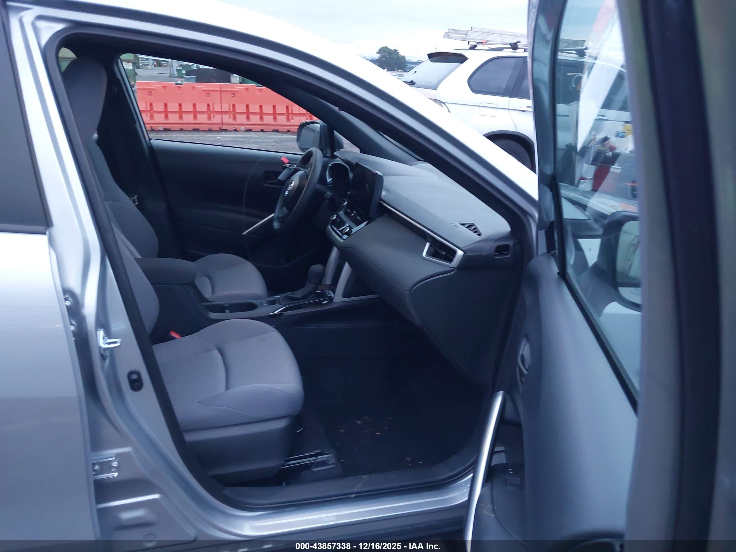 TOYOTA COROLLA image 5