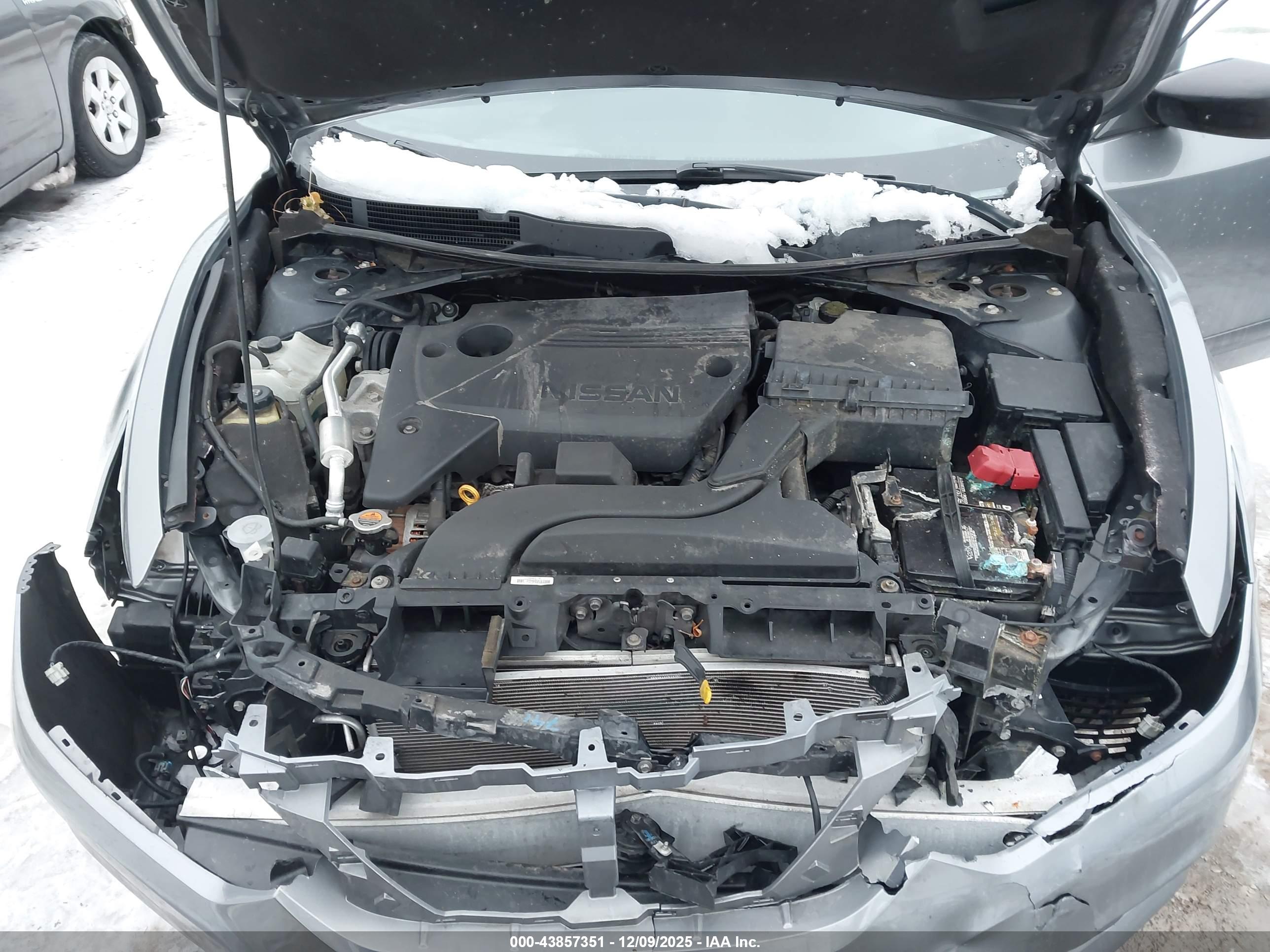 NISSAN ALTIMA image 10