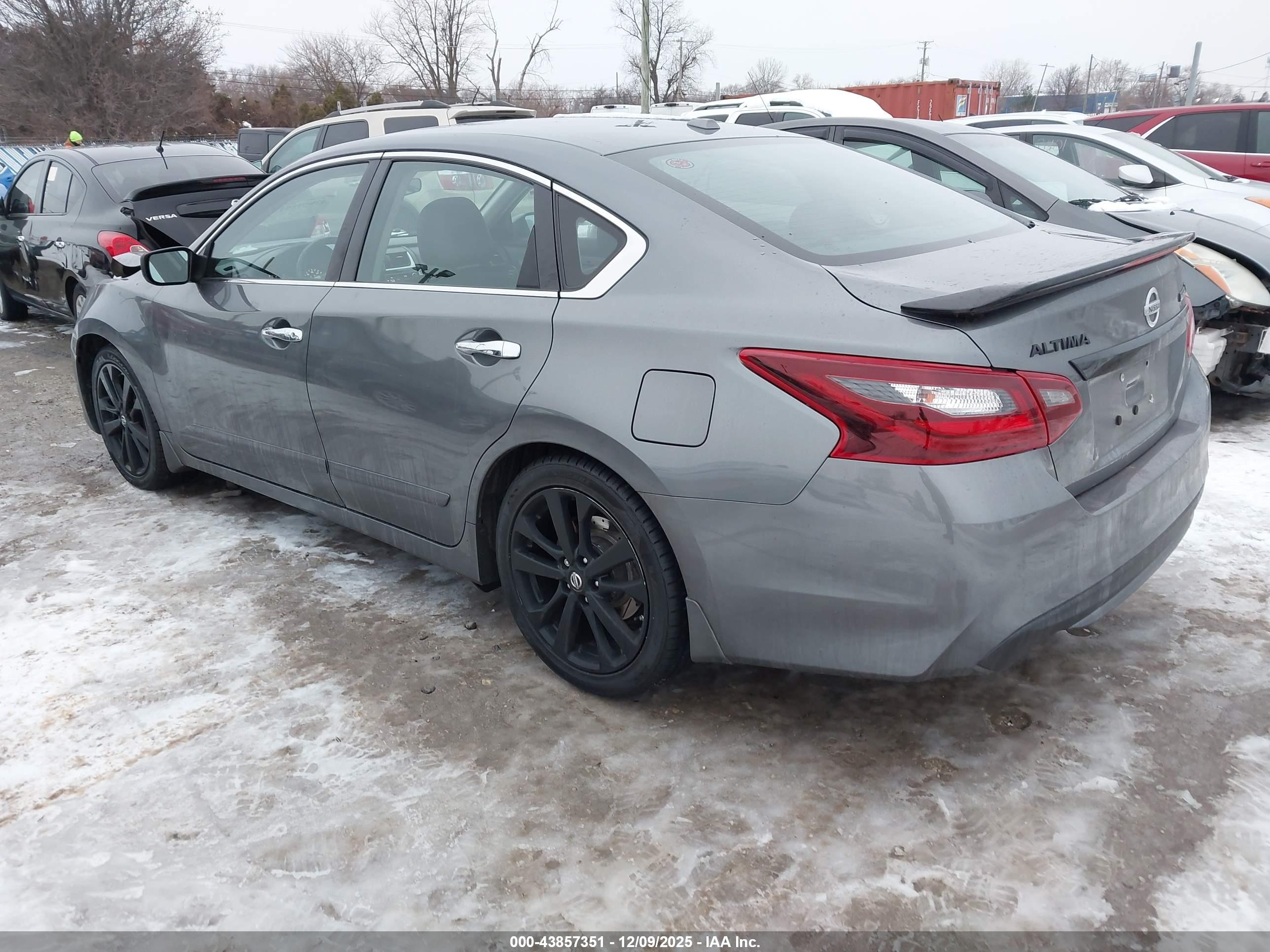 NISSAN ALTIMA image 3