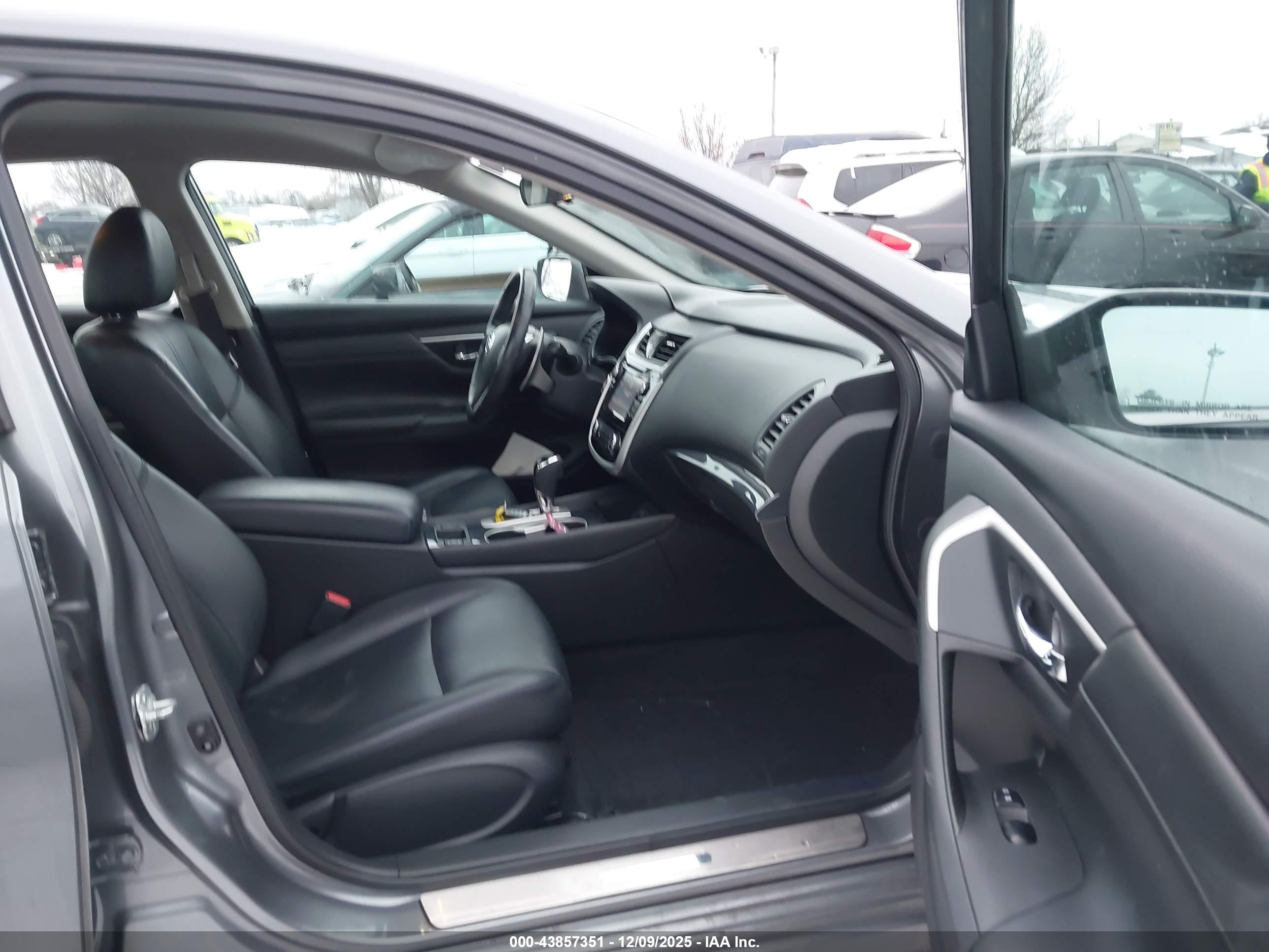 NISSAN ALTIMA image 5