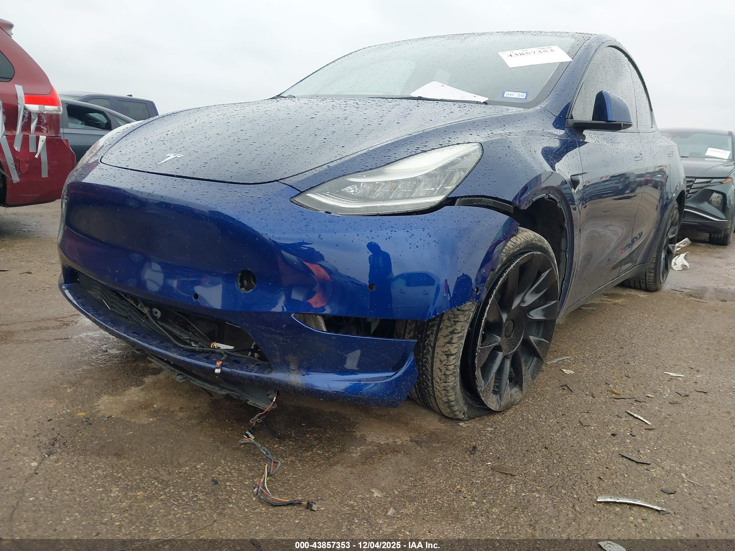 TESLA MODEL image 6