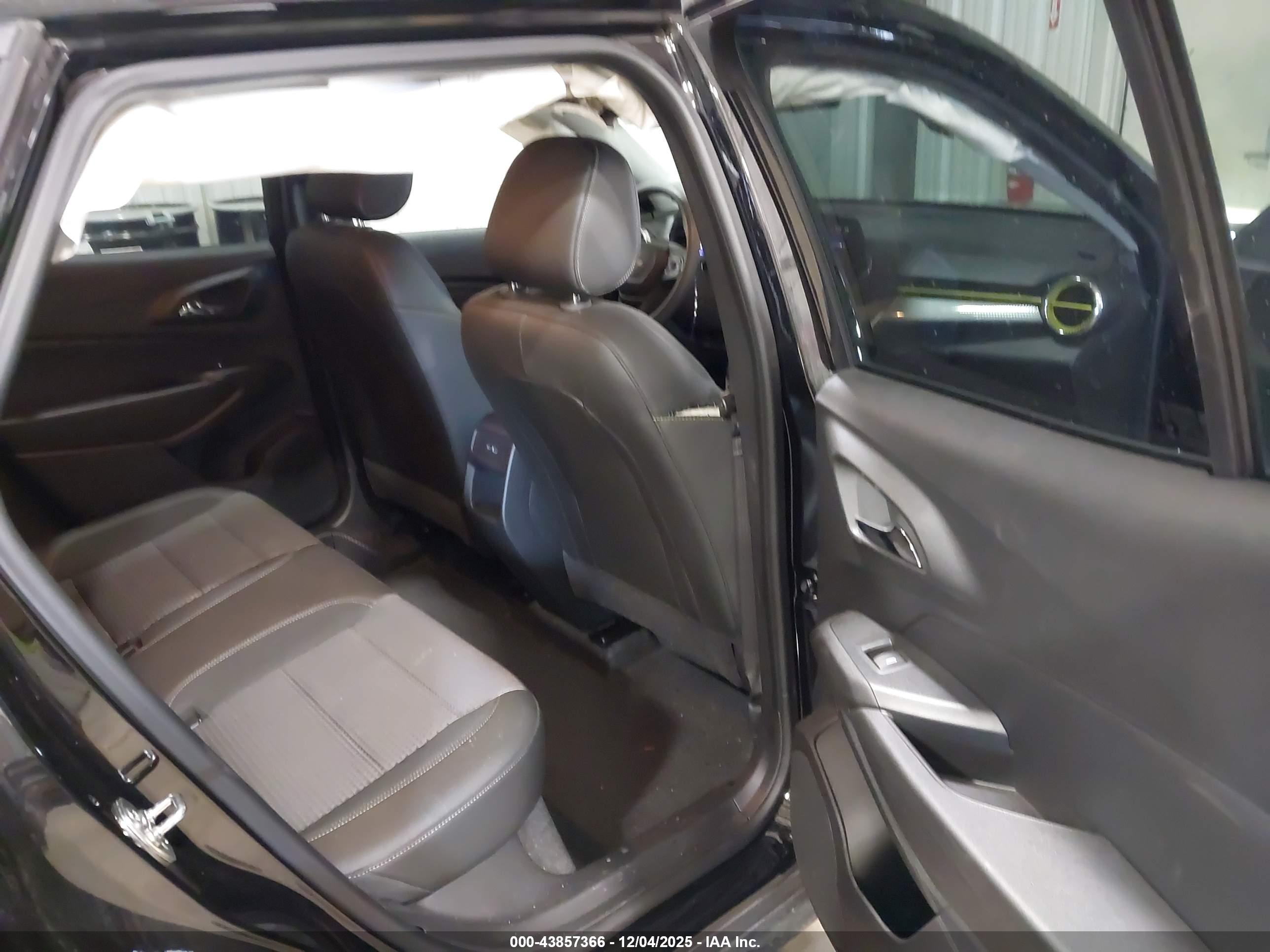 CHEVROLET TRAX image 8