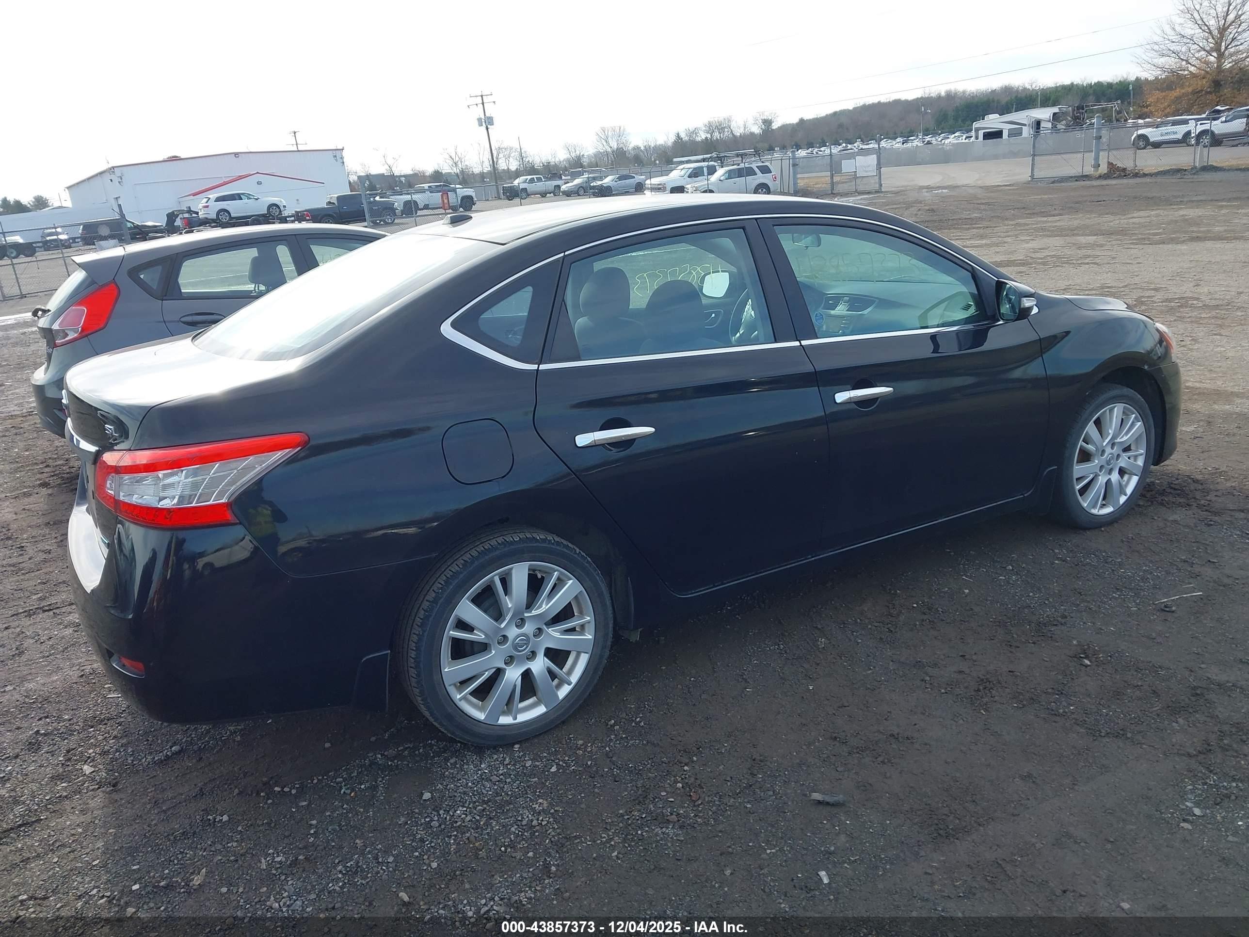 NISSAN SENTRA image 4
