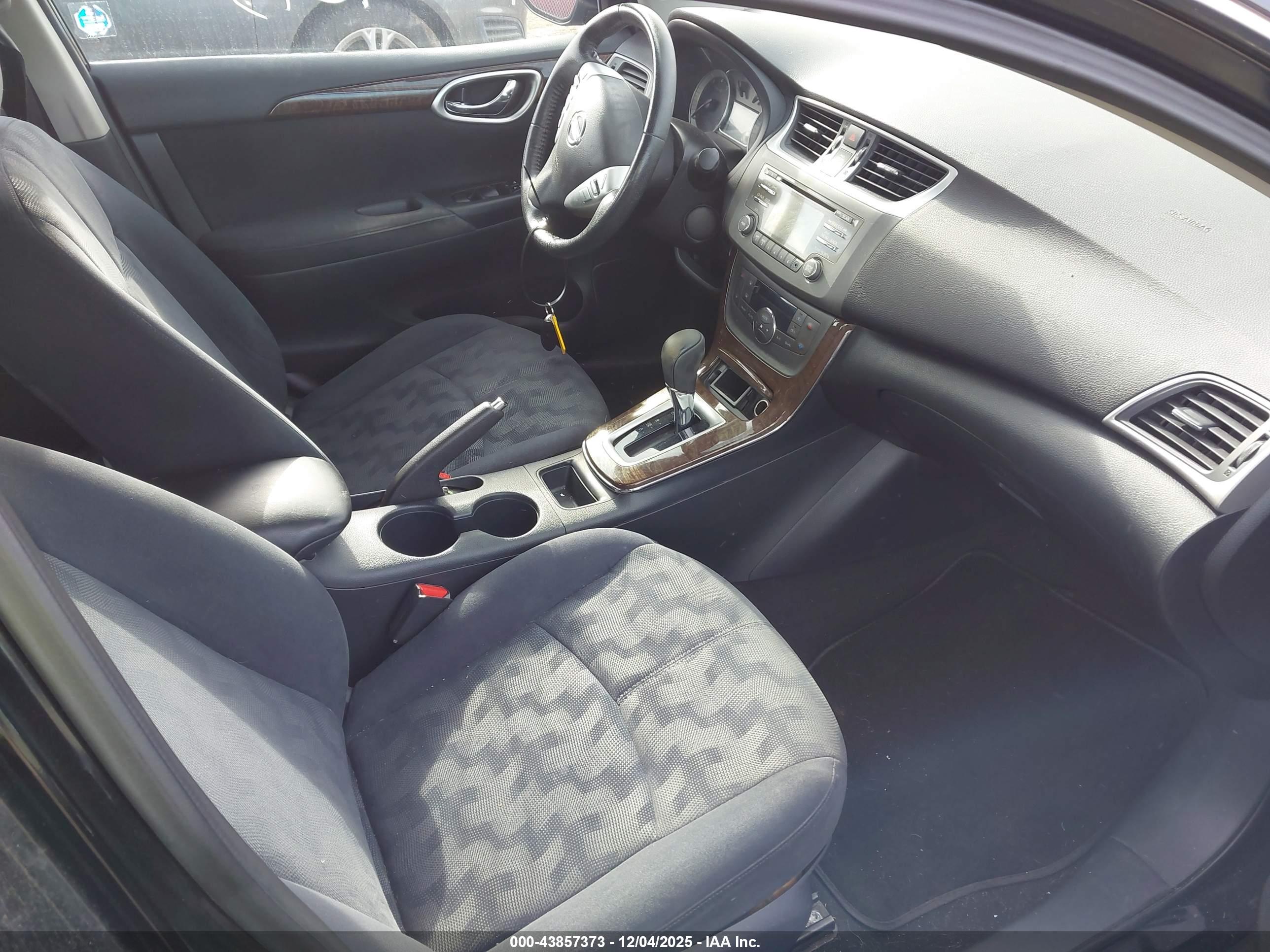 NISSAN SENTRA image 5