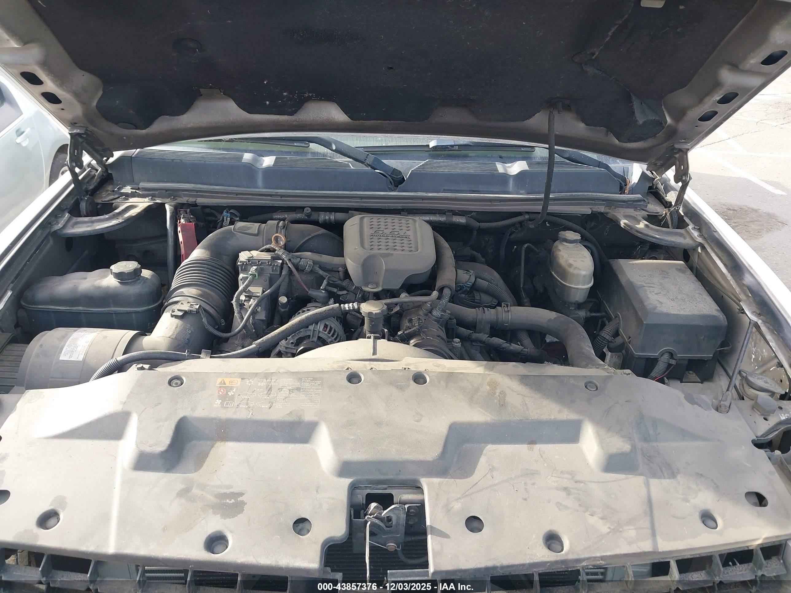 CHEVROLET SILVERADO image 10