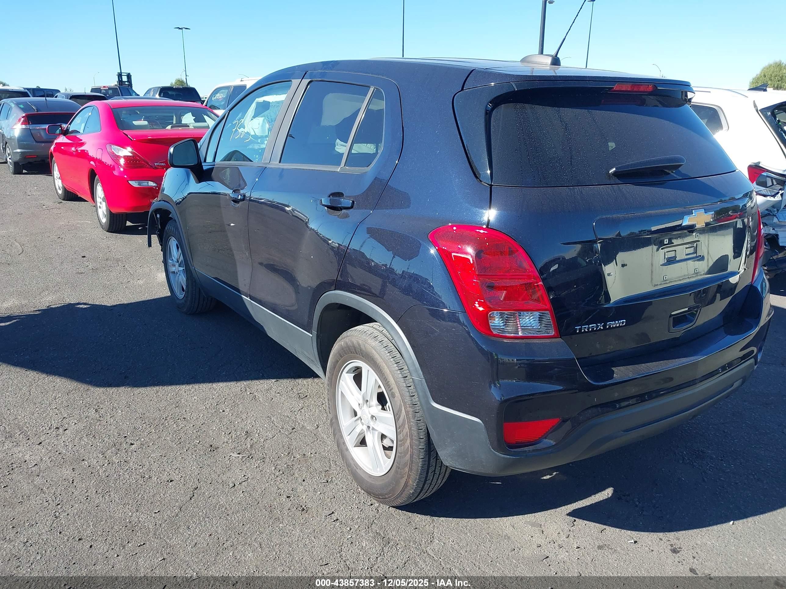 CHEVROLET TRAX image 3