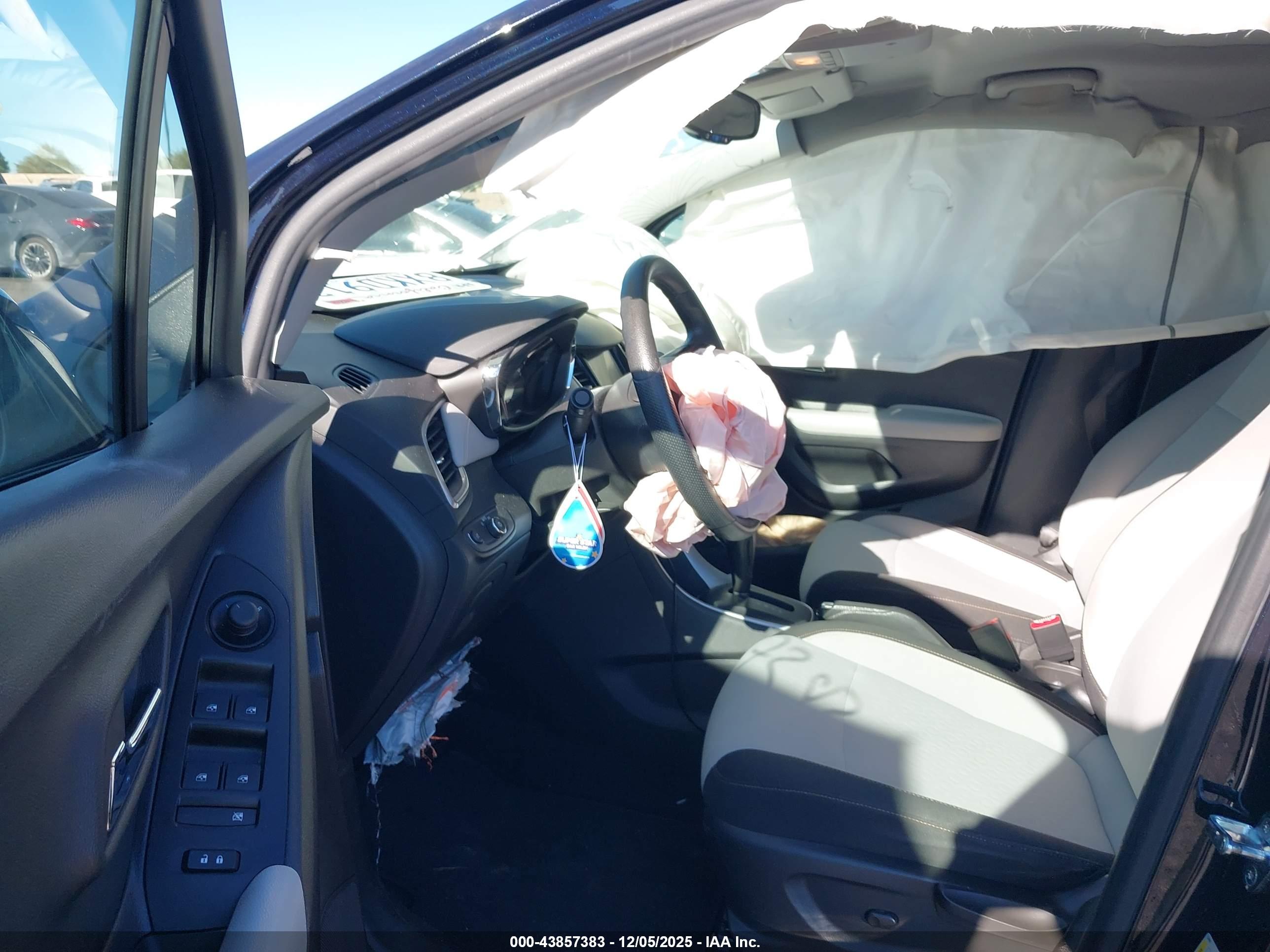 CHEVROLET TRAX image 5