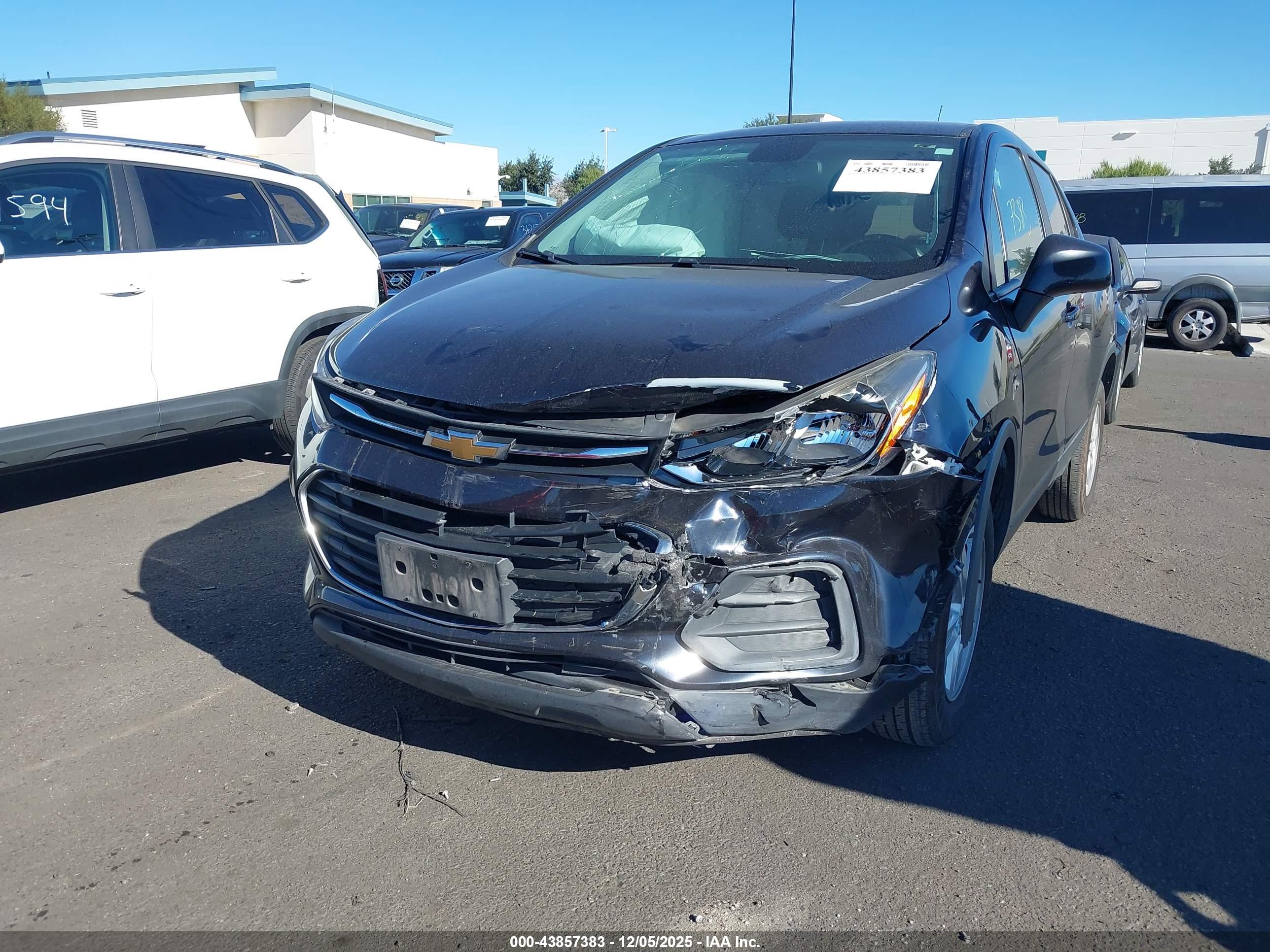 CHEVROLET TRAX image 6