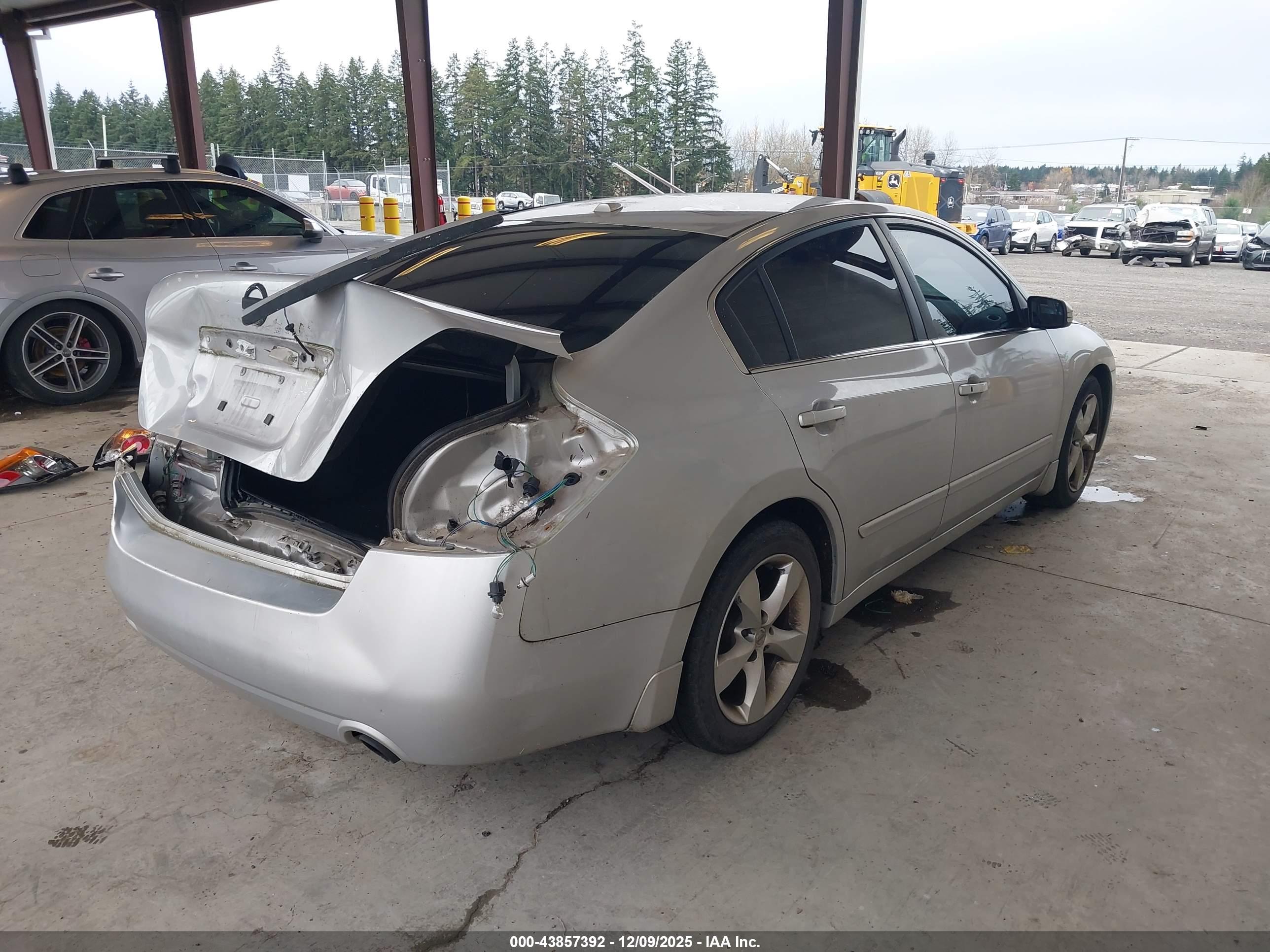 NISSAN ALTIMA image 4