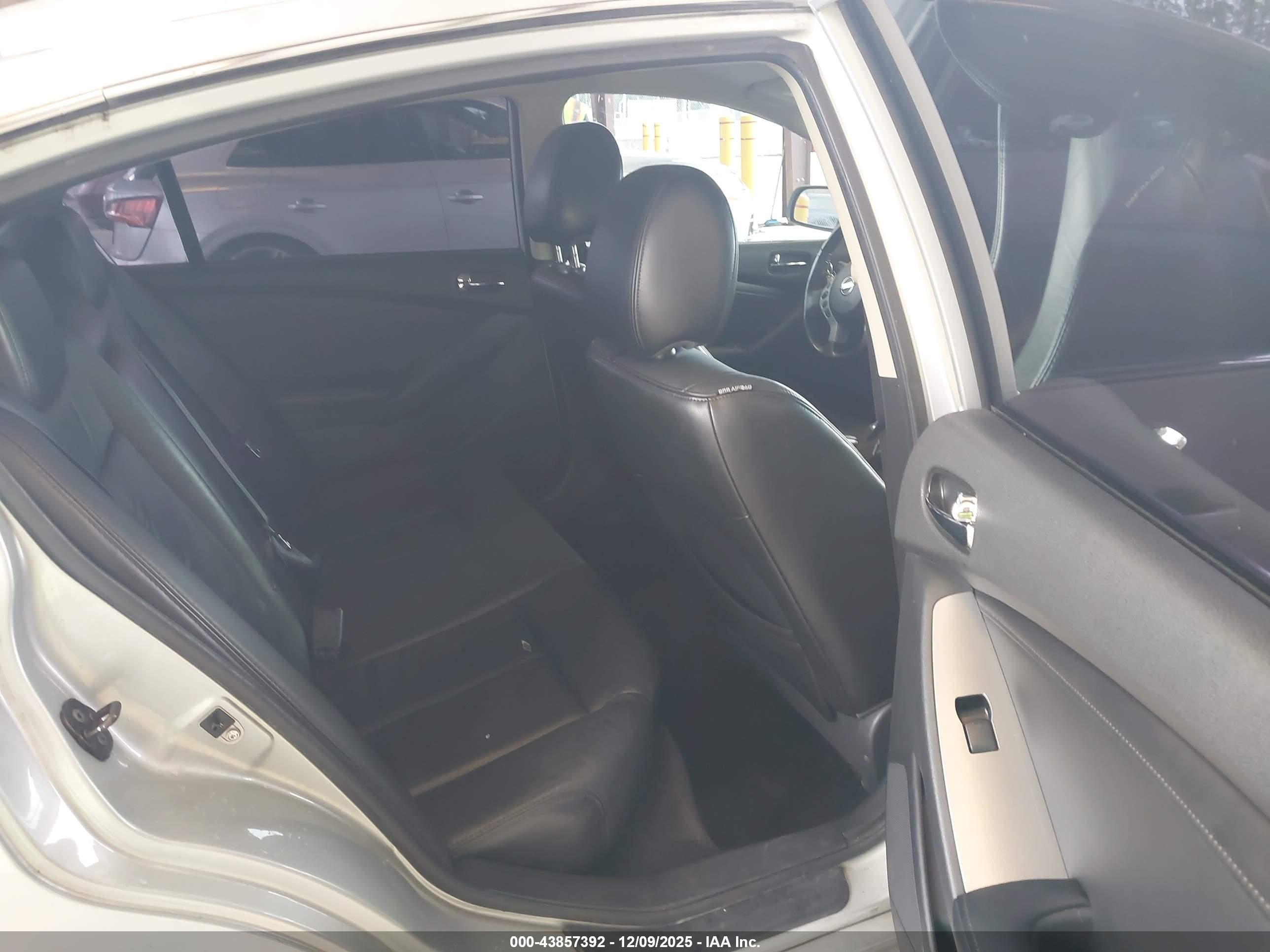 NISSAN ALTIMA image 8
