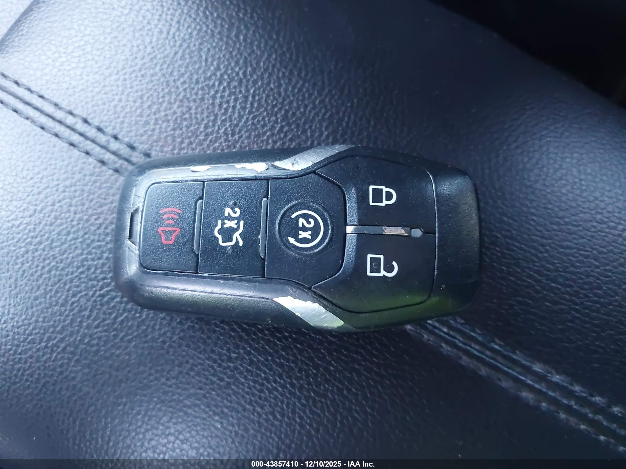 FORD MUSTANG image 11
