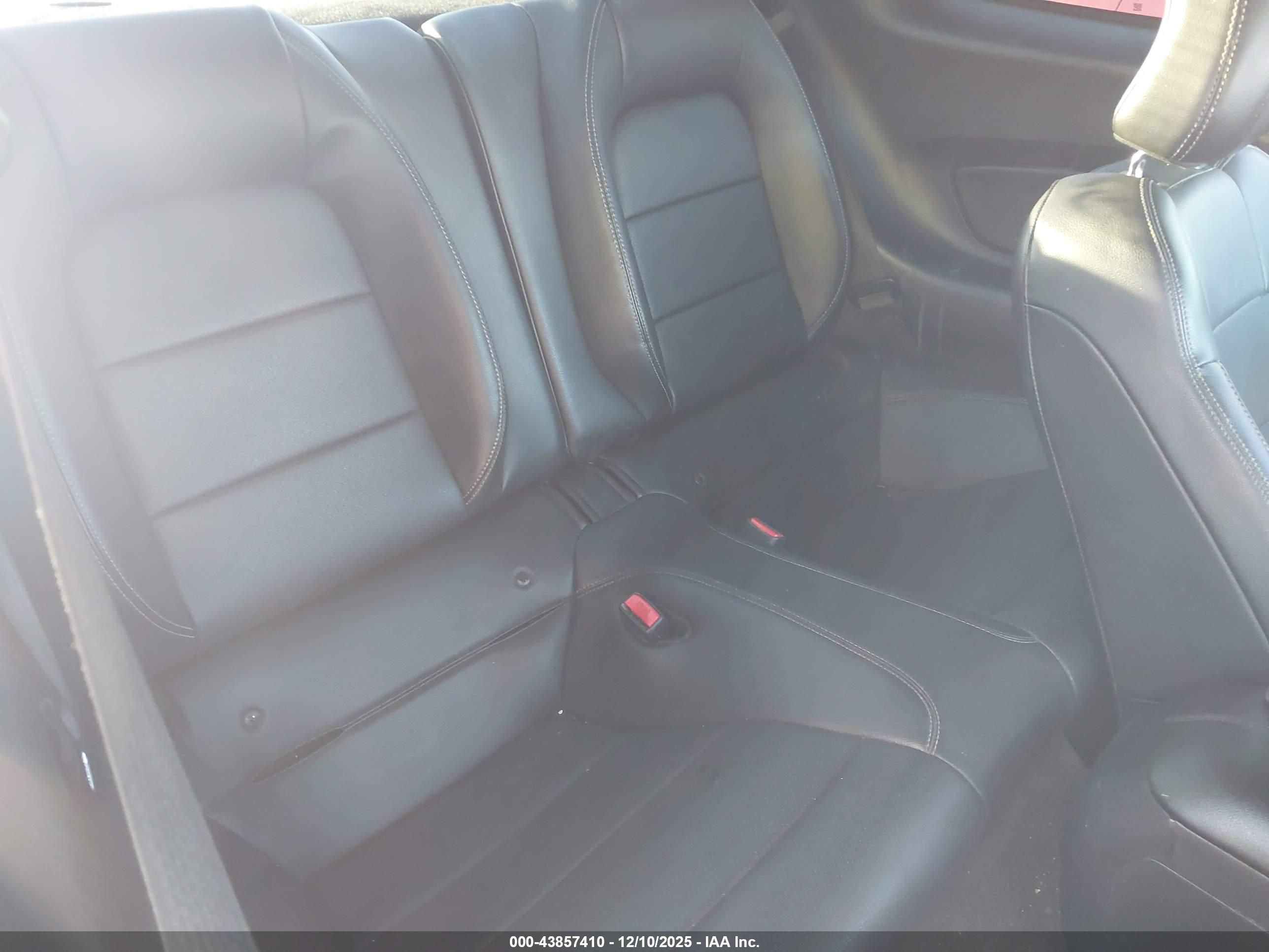 FORD MUSTANG image 8