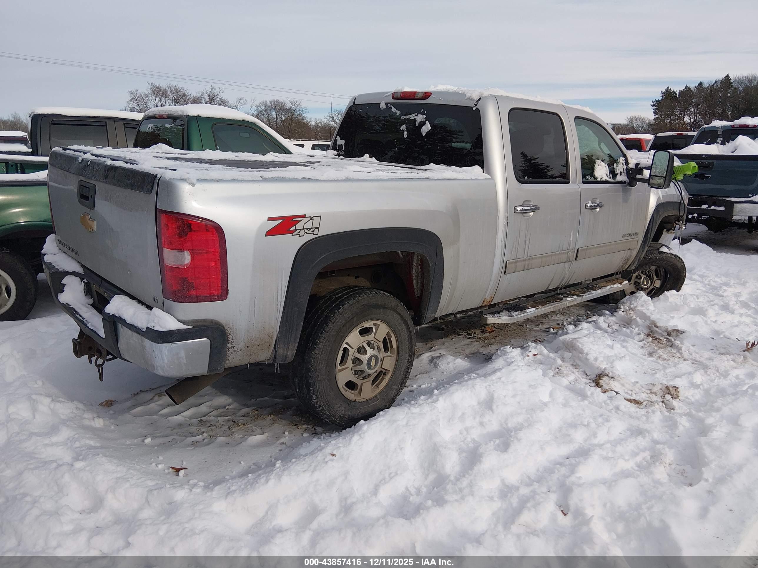 CHEVROLET SILVERADO image 4