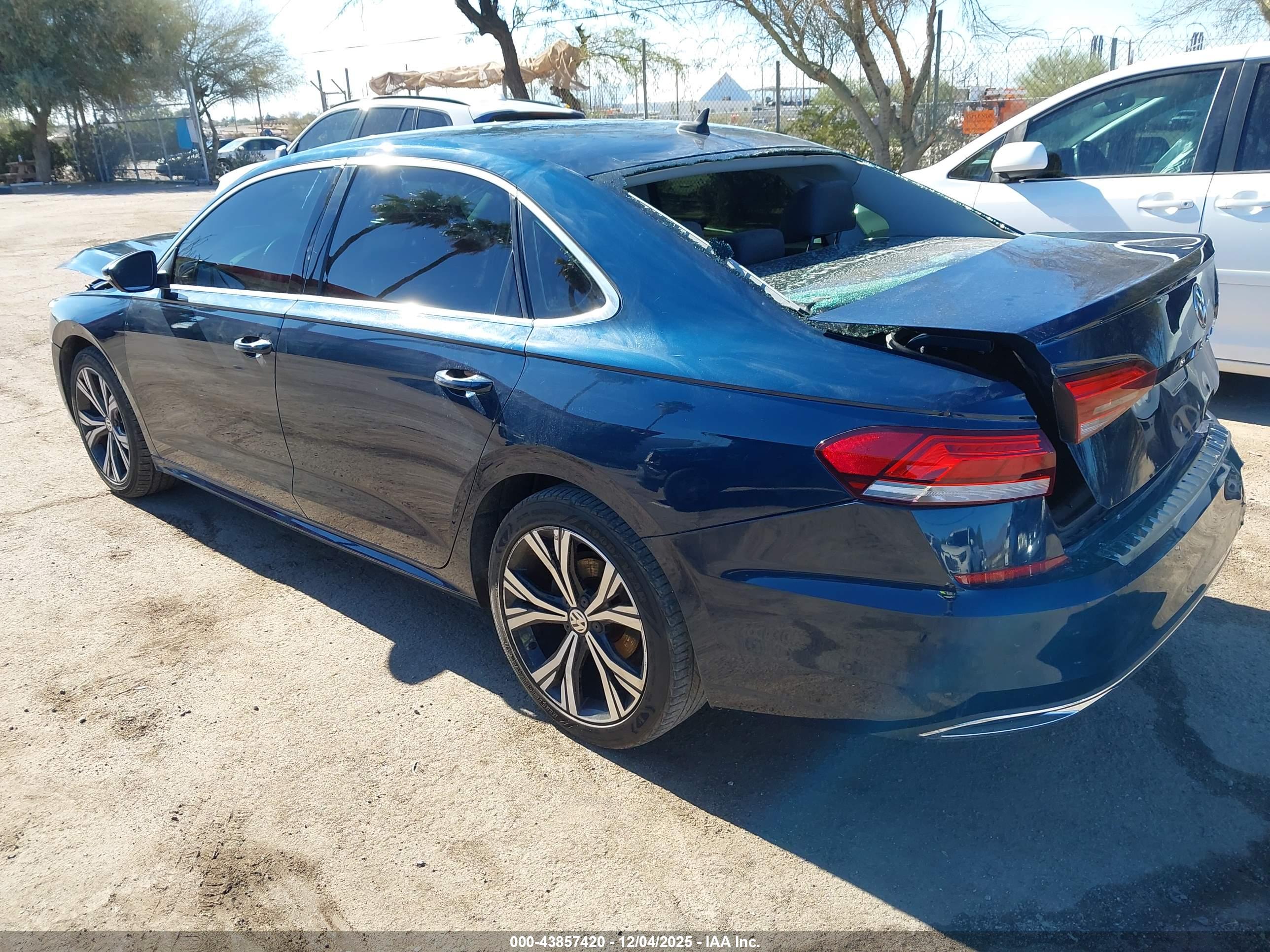 VOLKSWAGEN PASSAT image 3