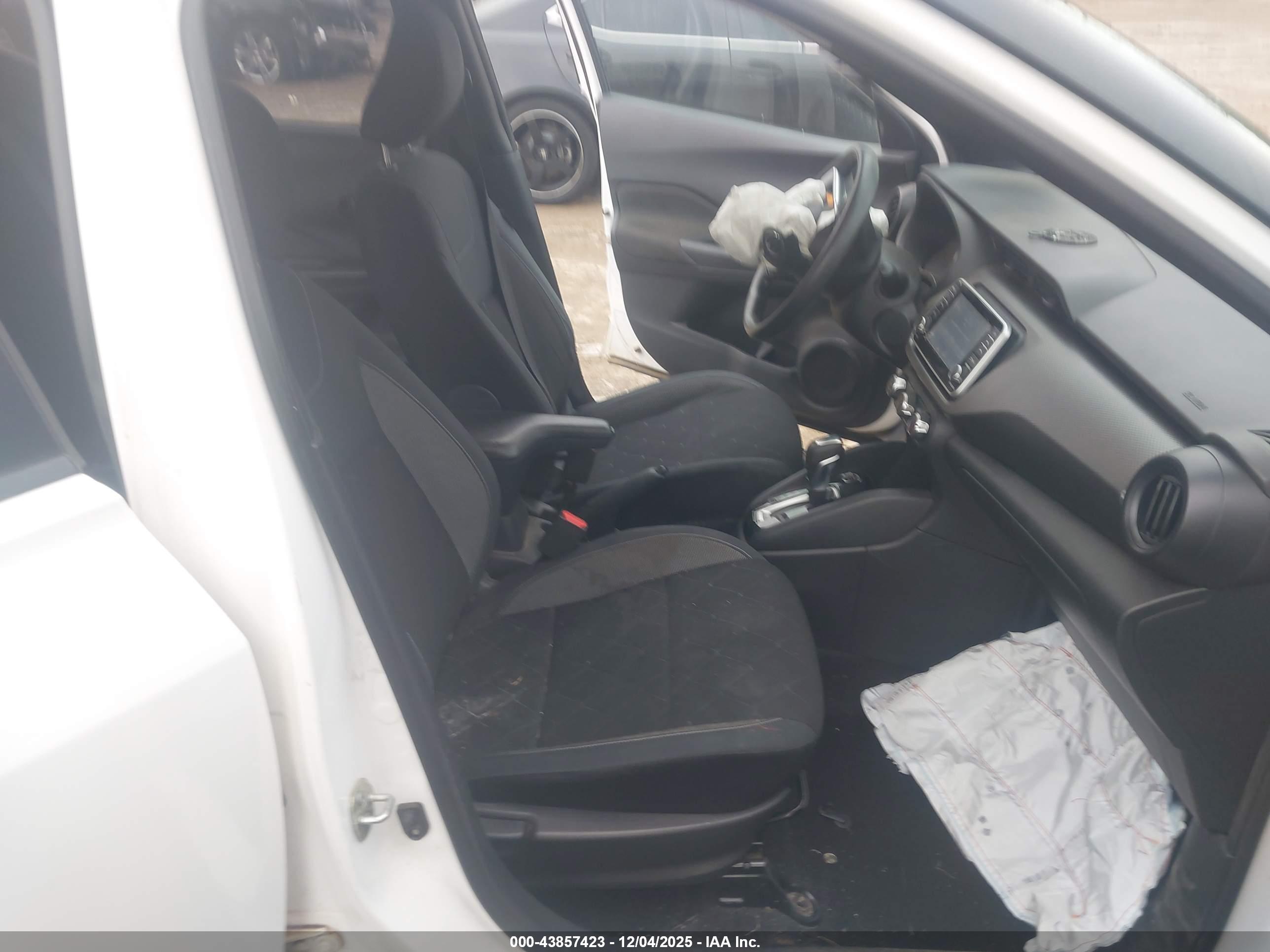 NISSAN KICKS image 5
