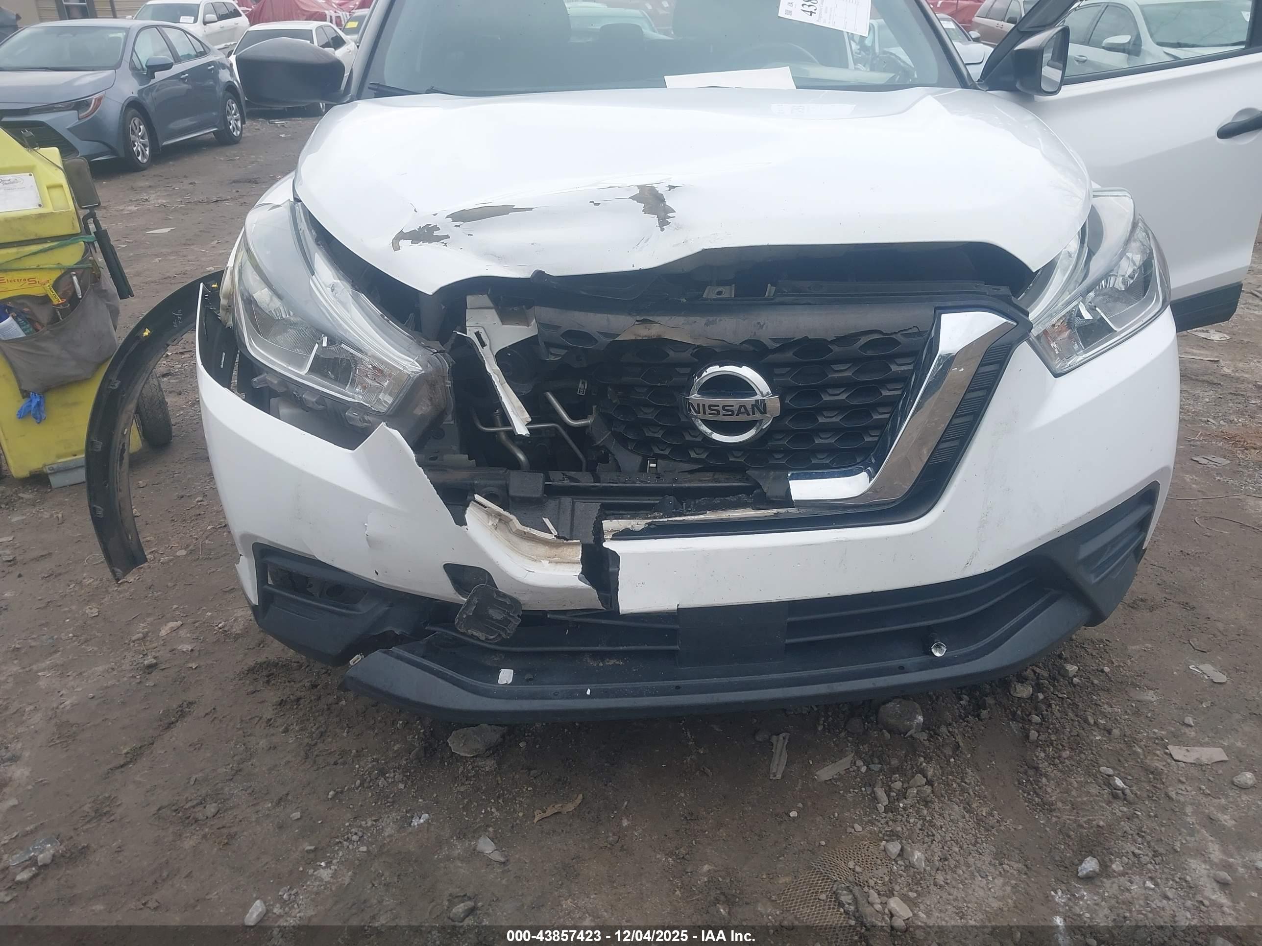 NISSAN KICKS image 6