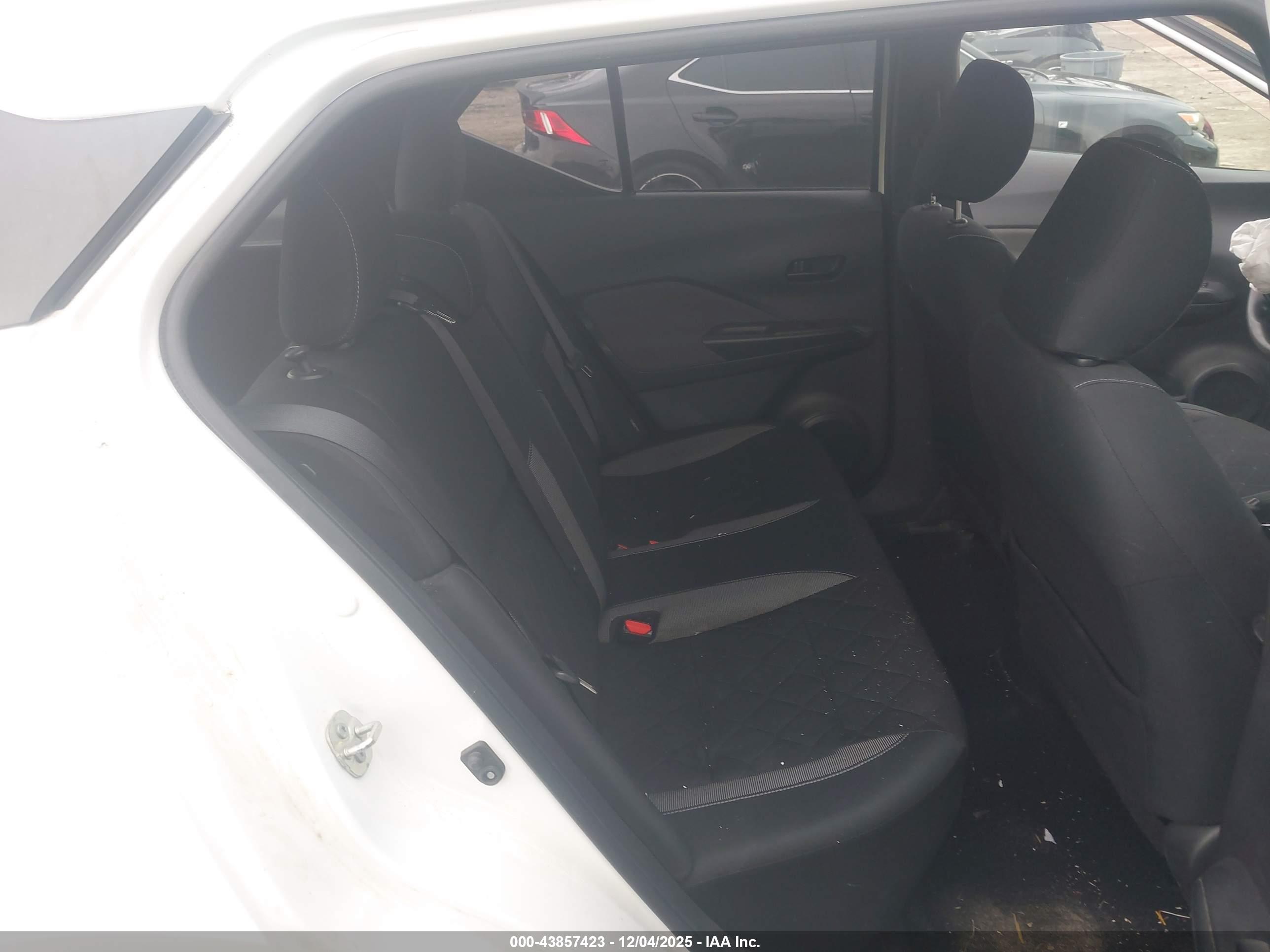 NISSAN KICKS image 8