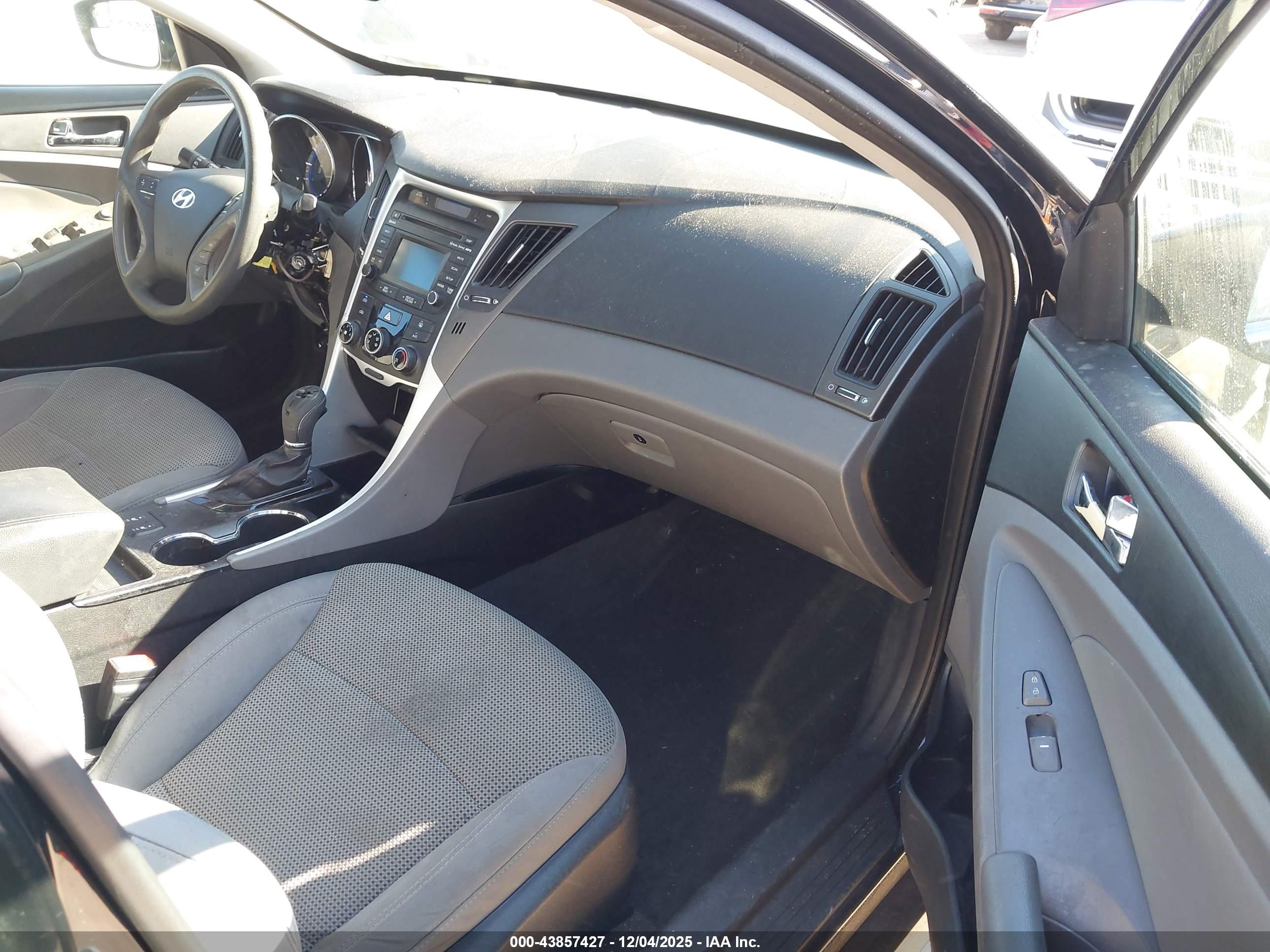 HYUNDAI SONATA image 5