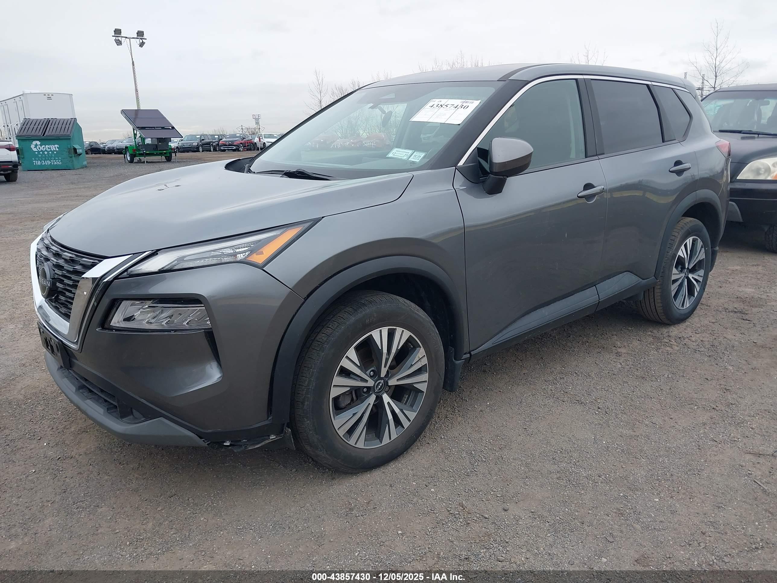 NISSAN ROGUE image 2
