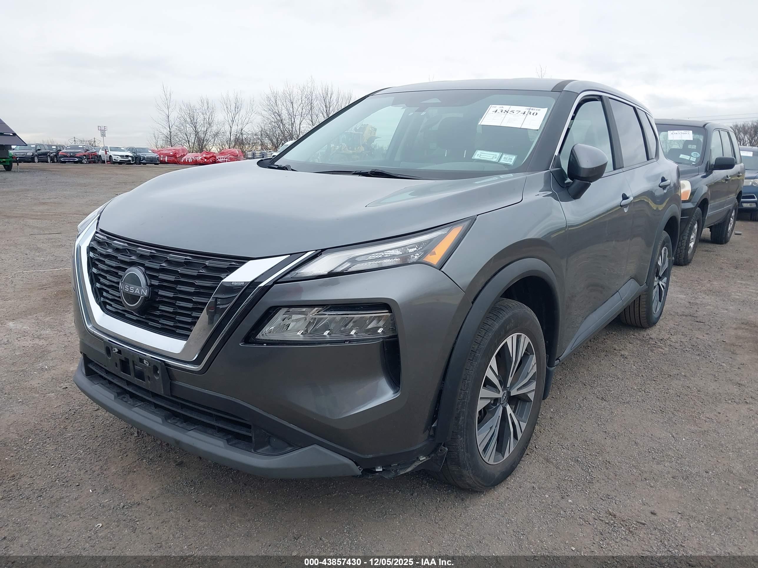 NISSAN ROGUE image 6