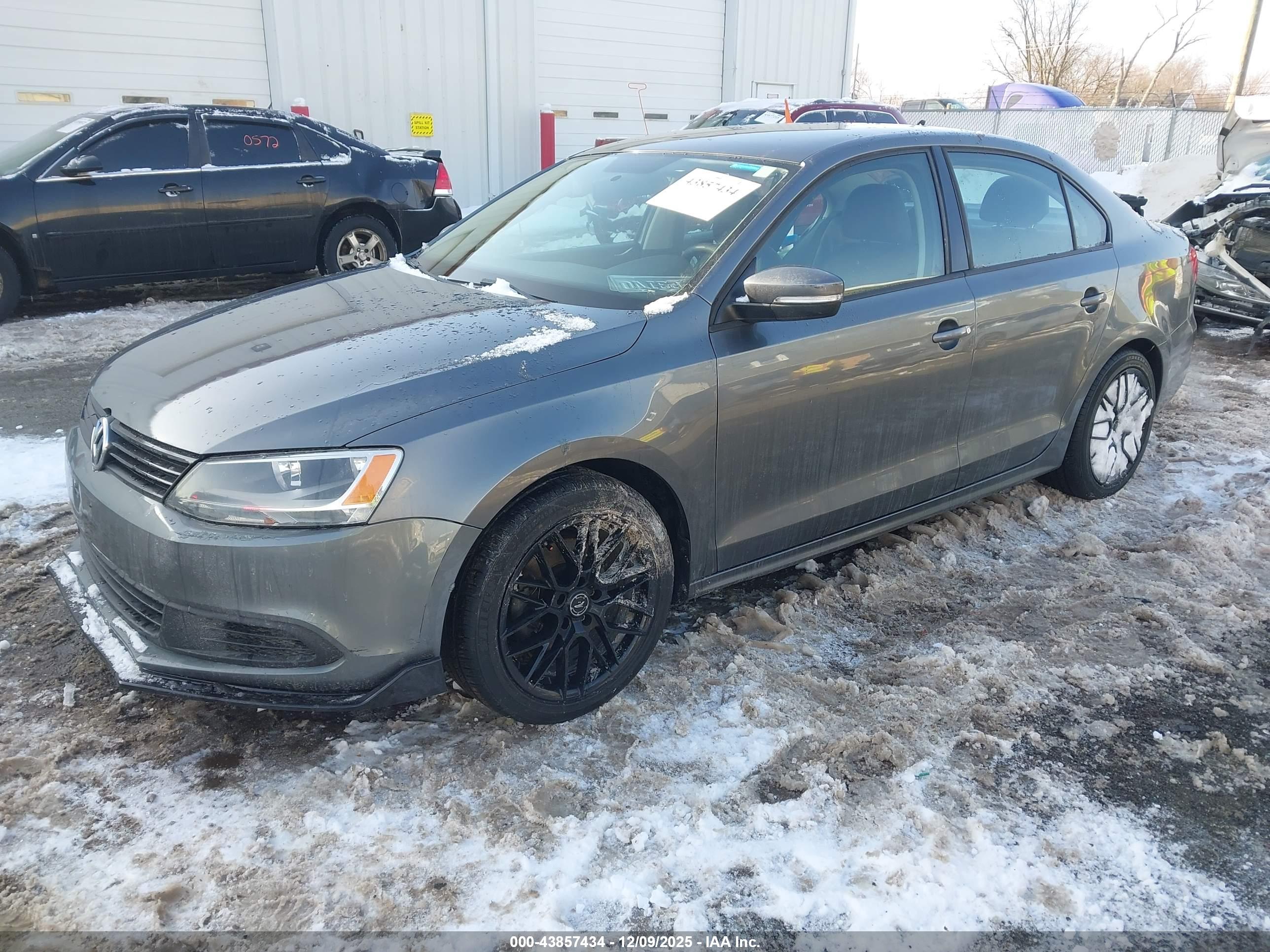 VOLKSWAGEN JETTA image 2
