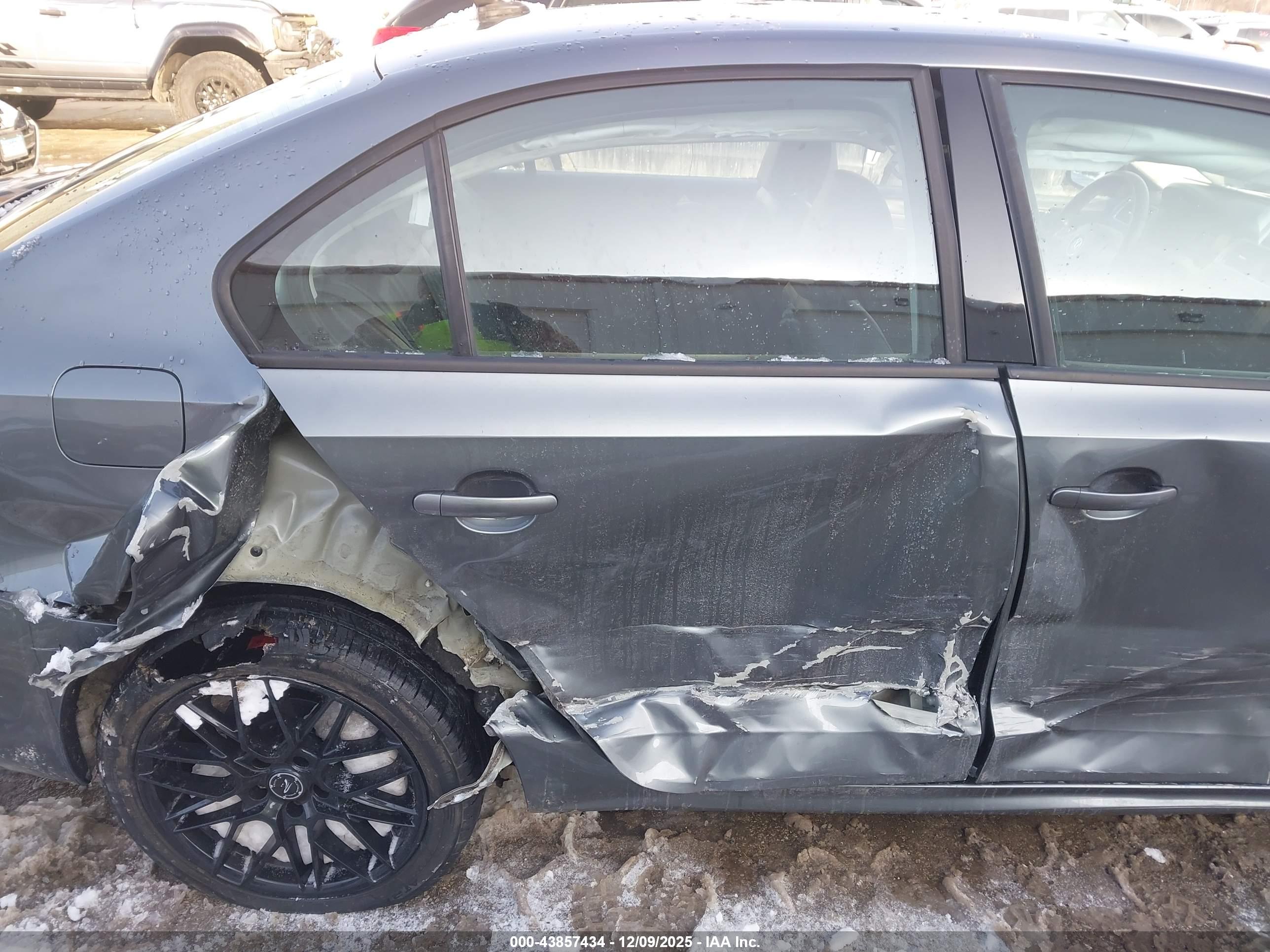 VOLKSWAGEN JETTA image 6