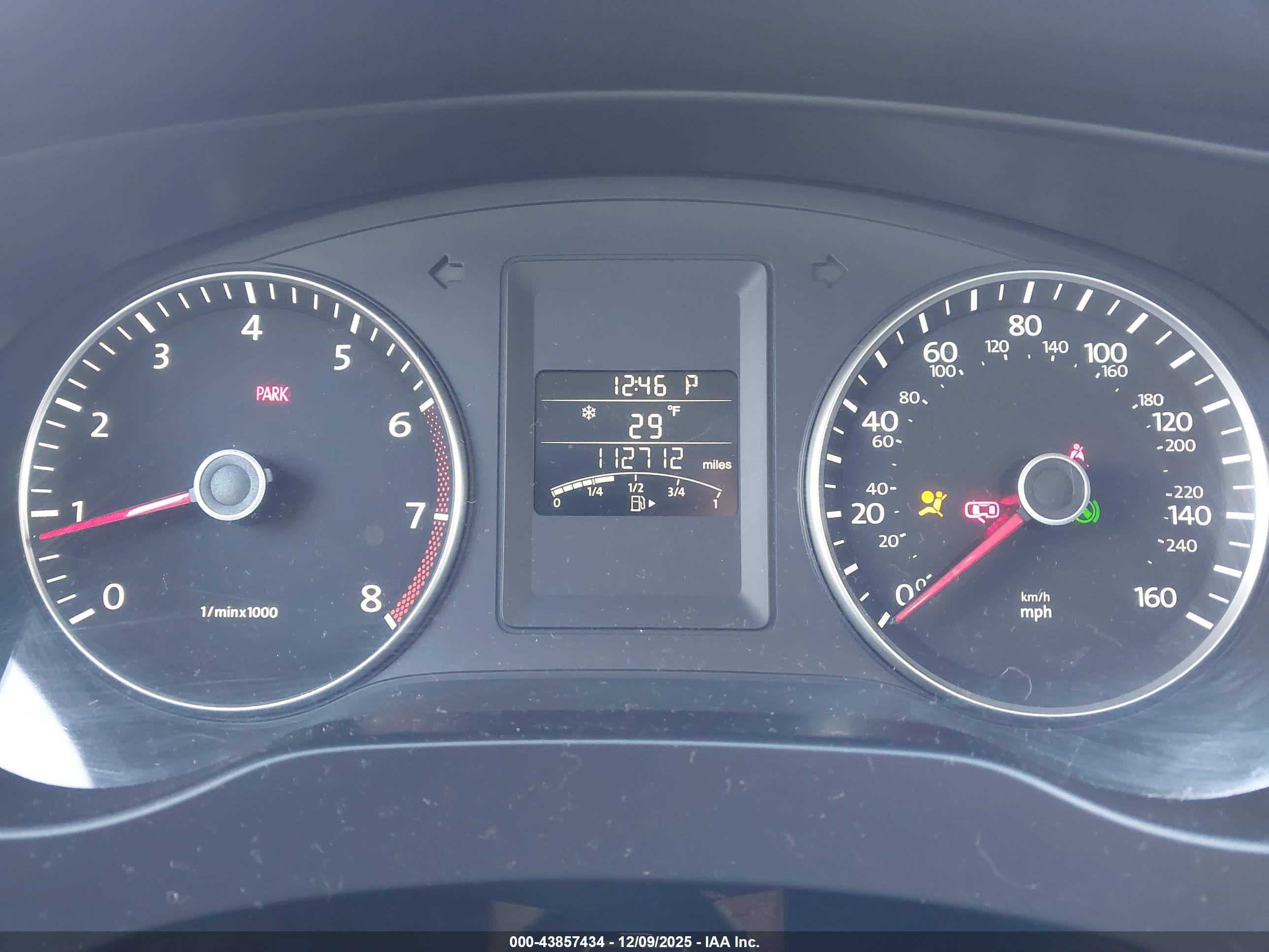 VOLKSWAGEN JETTA image 7