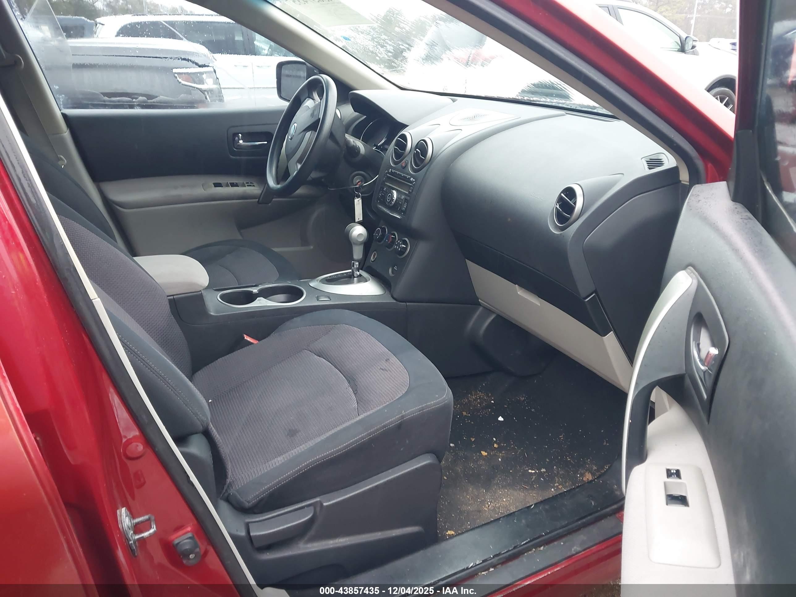 NISSAN ROGUE image 5