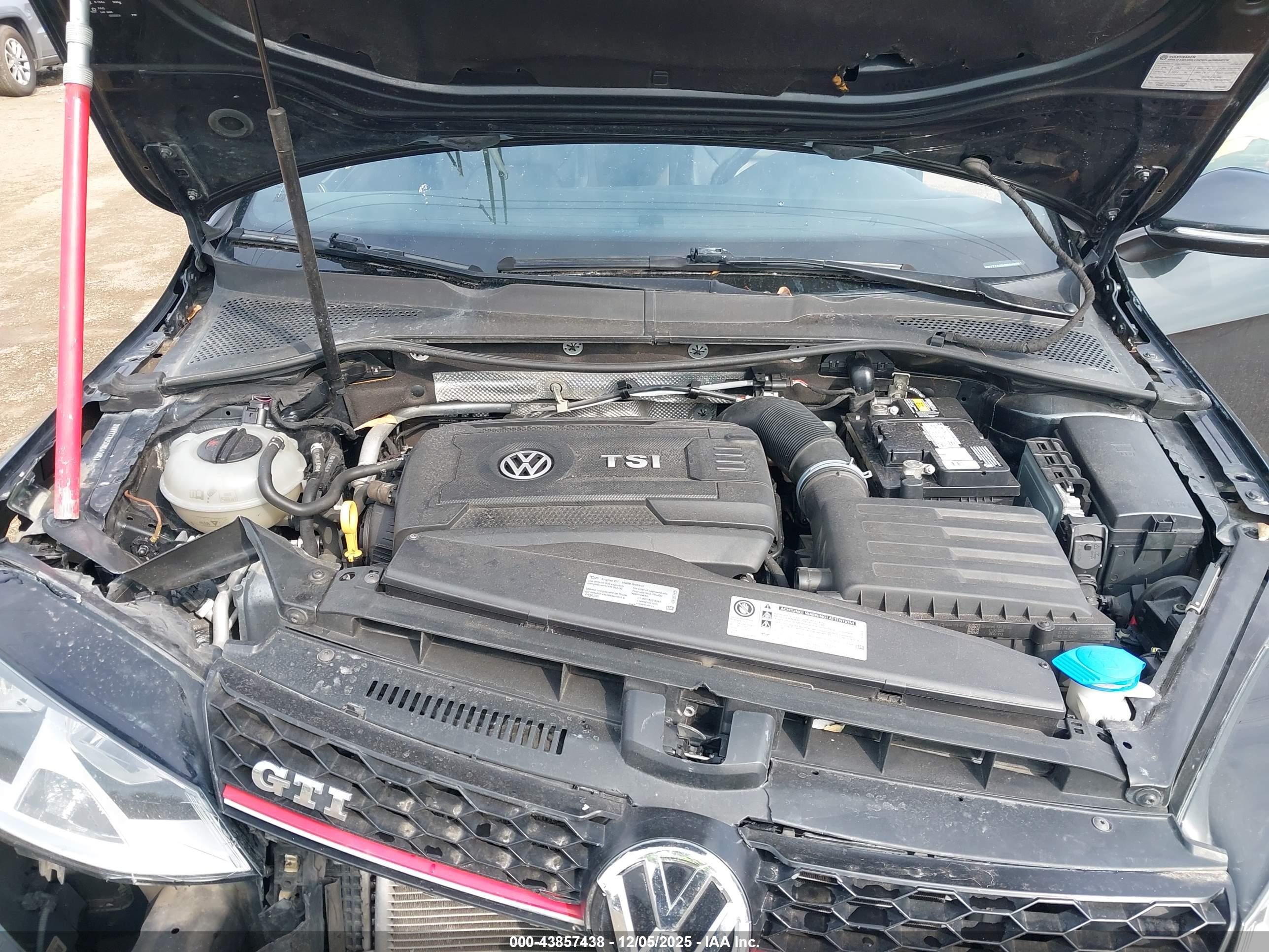 VOLKSWAGEN GOLF image 10