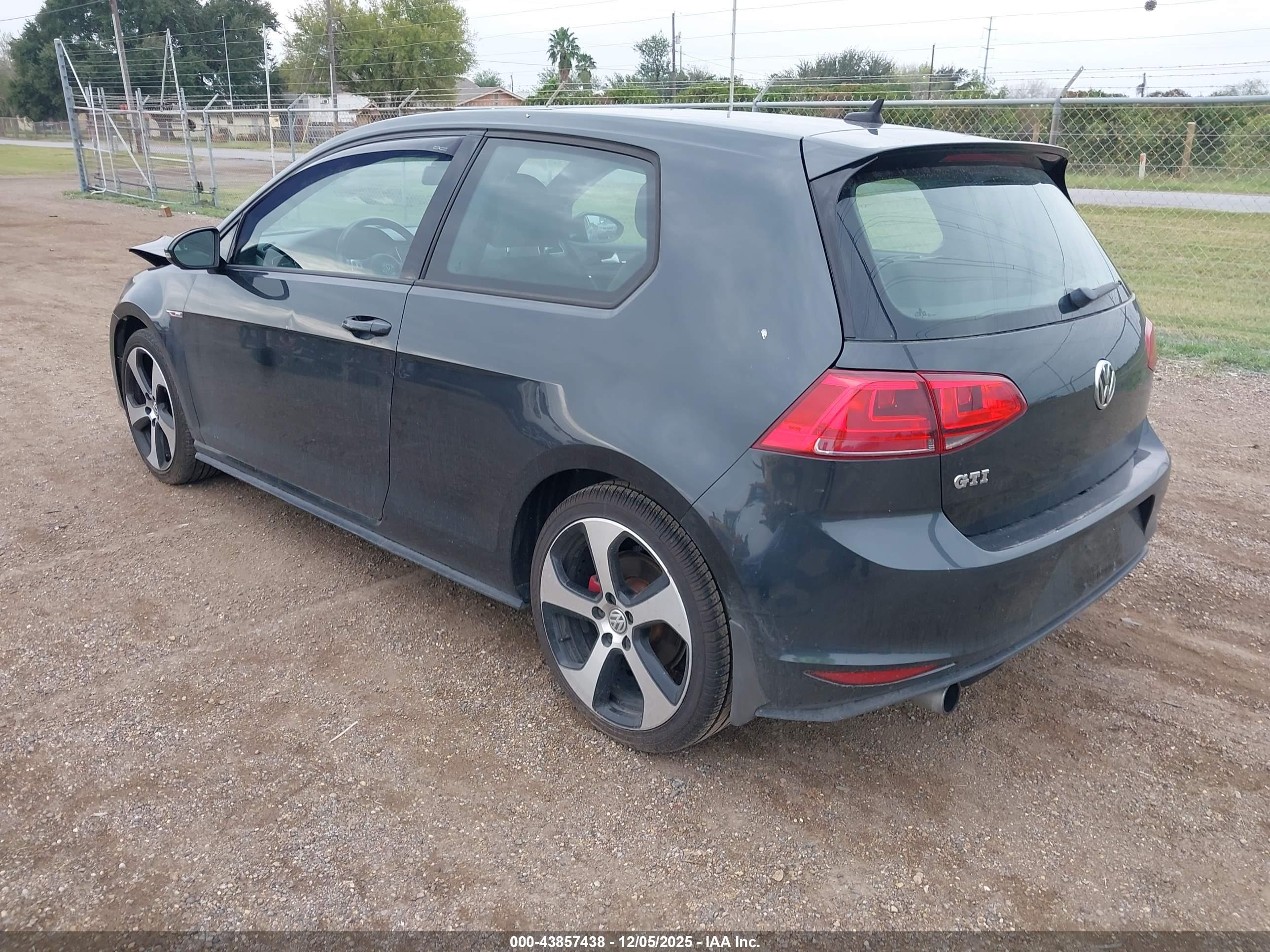 VOLKSWAGEN GOLF image 3