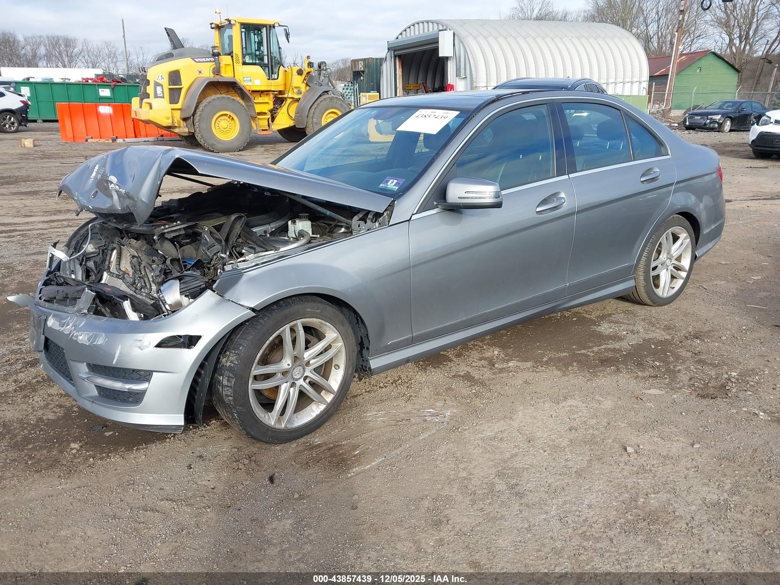 MERCEDES-BENZ C image 2